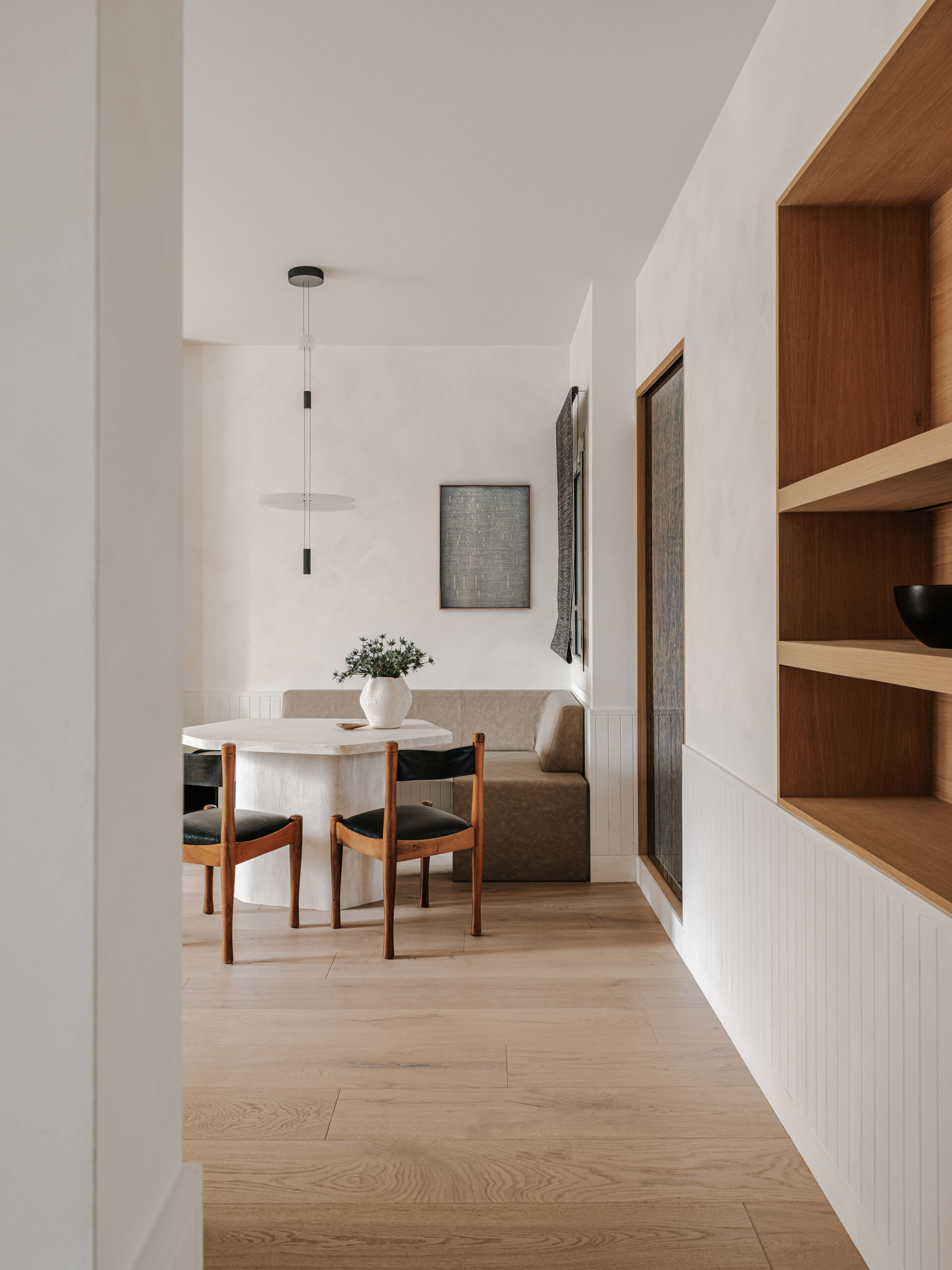 Diagonal Apartment / De la Villa Studio