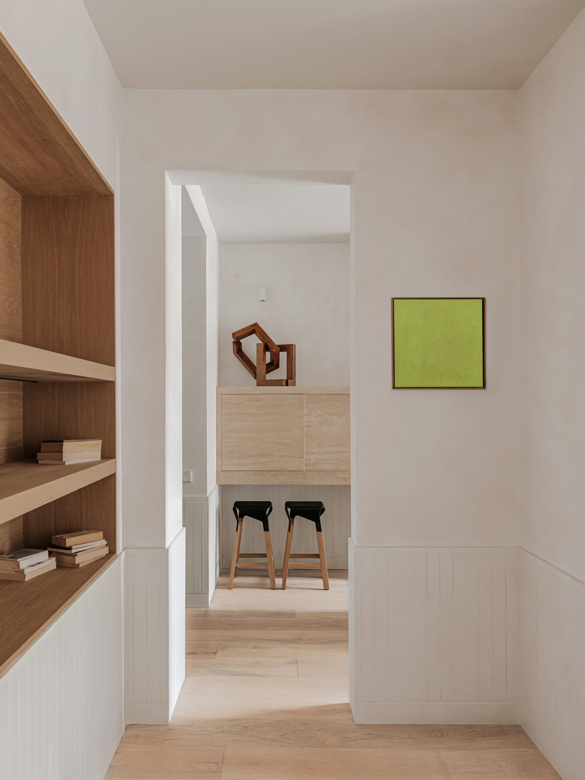 Diagonal Apartment / De la Villa Studio