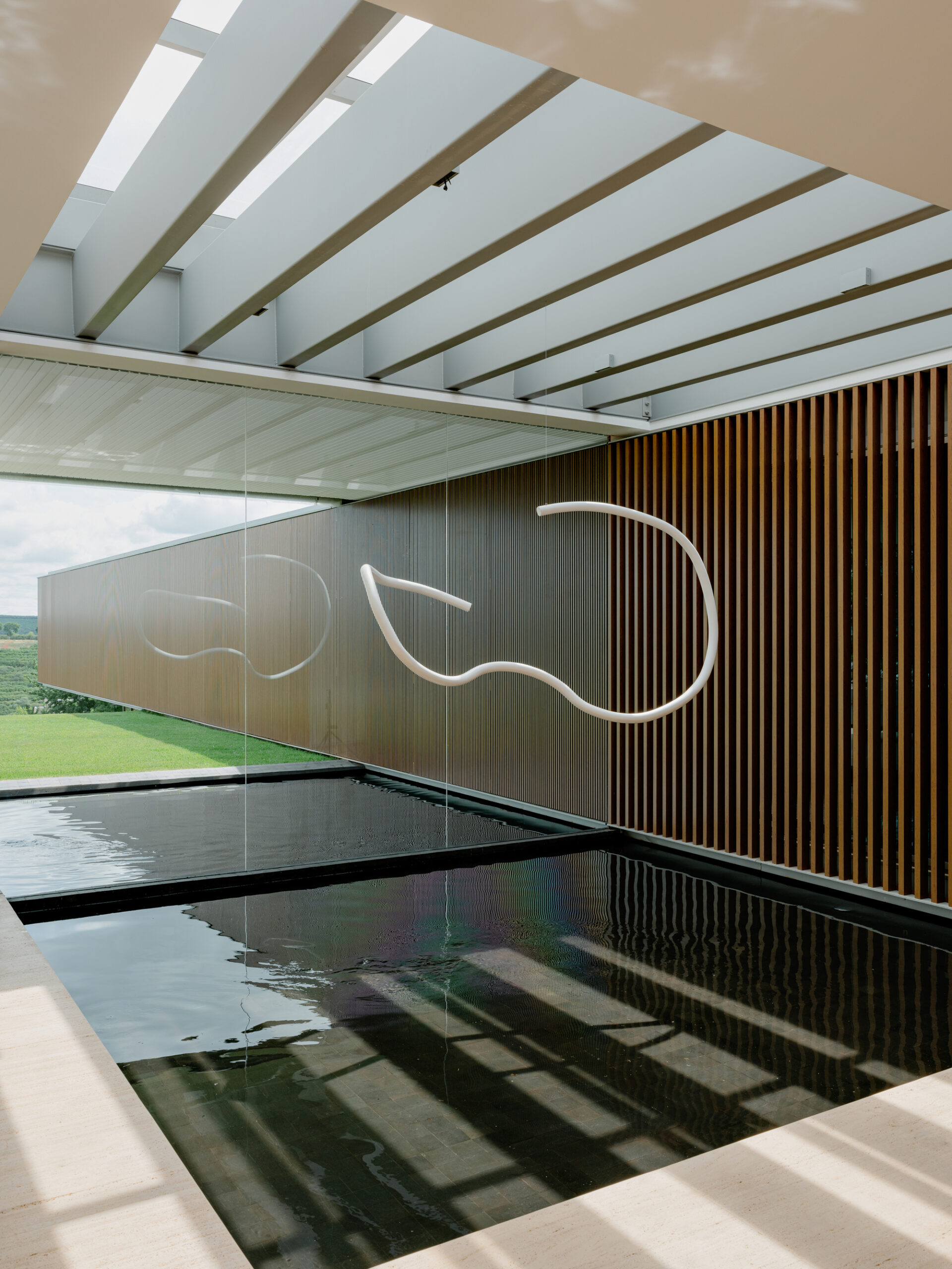 House of Sculpture / Sabella Arquitetura