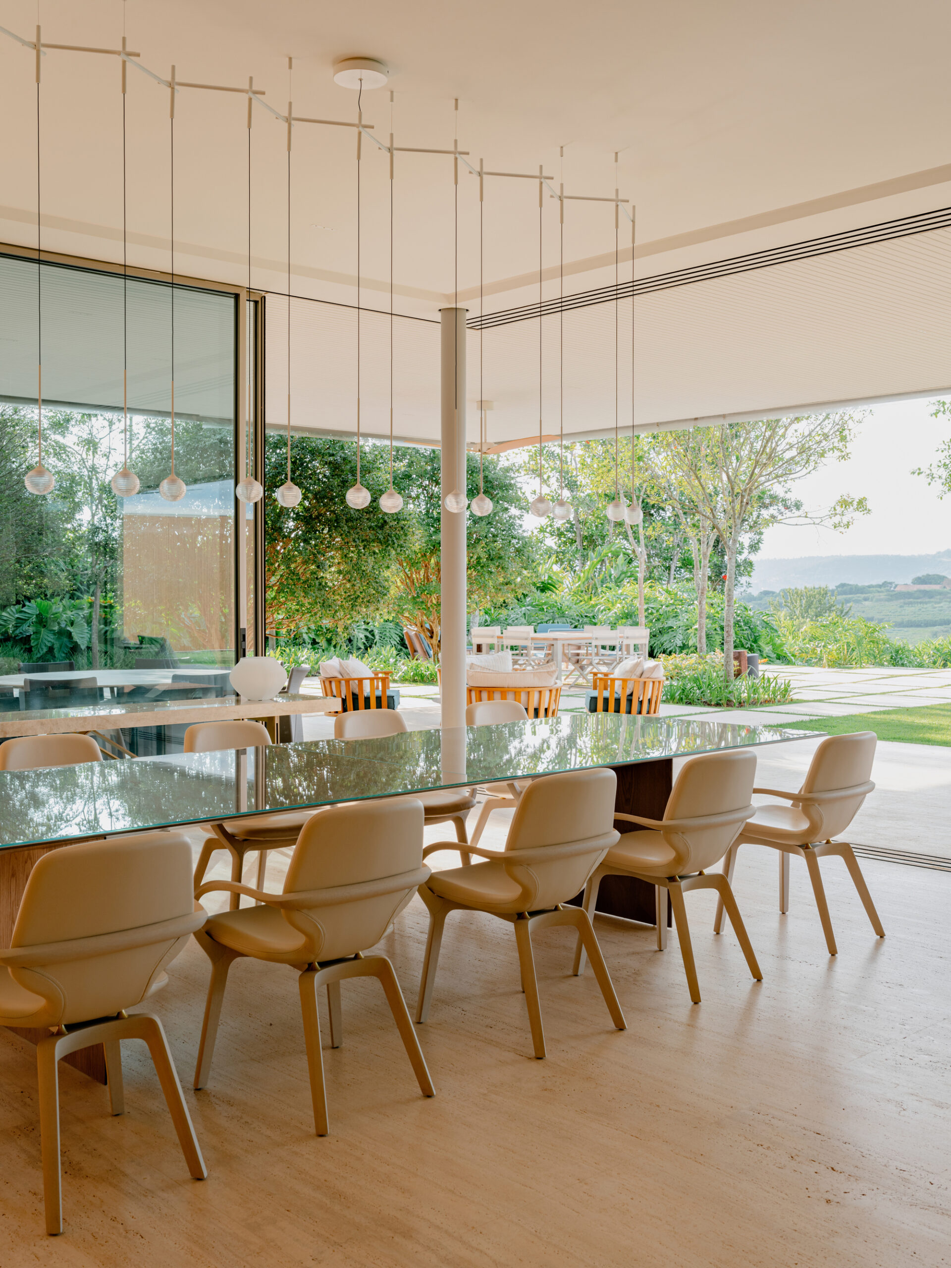 House of Sculpture / Sabella Arquitetura