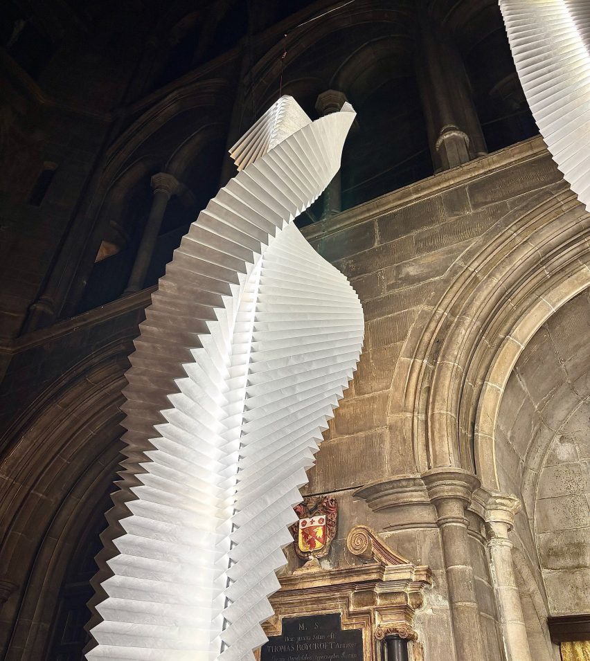 Fung+Bedford создали оригами-светильники из восьмиметрового листа Tyvek для Clerkenwell Design Week