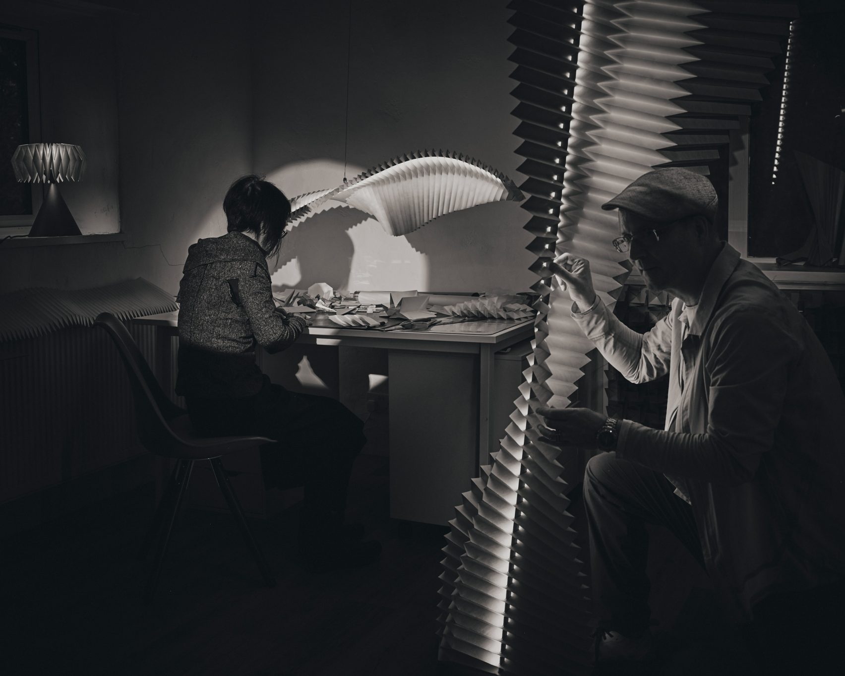 Fung+Bedford создали оригами-светильники из восьмиметрового листа Tyvek для Clerkenwell Design Week
