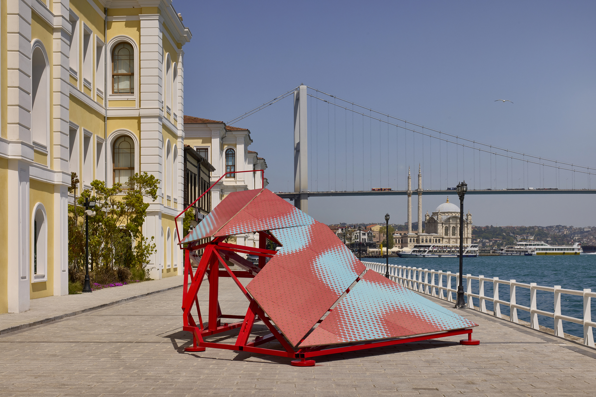 Global Design Forum Istanbul завершился первой программой инсталляций и дискуссий по всему городу