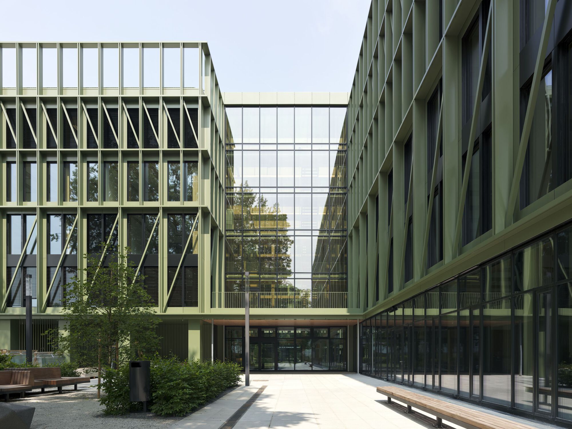 i8 — офисное здание iCampus в Werksviertel / C.F. Møller