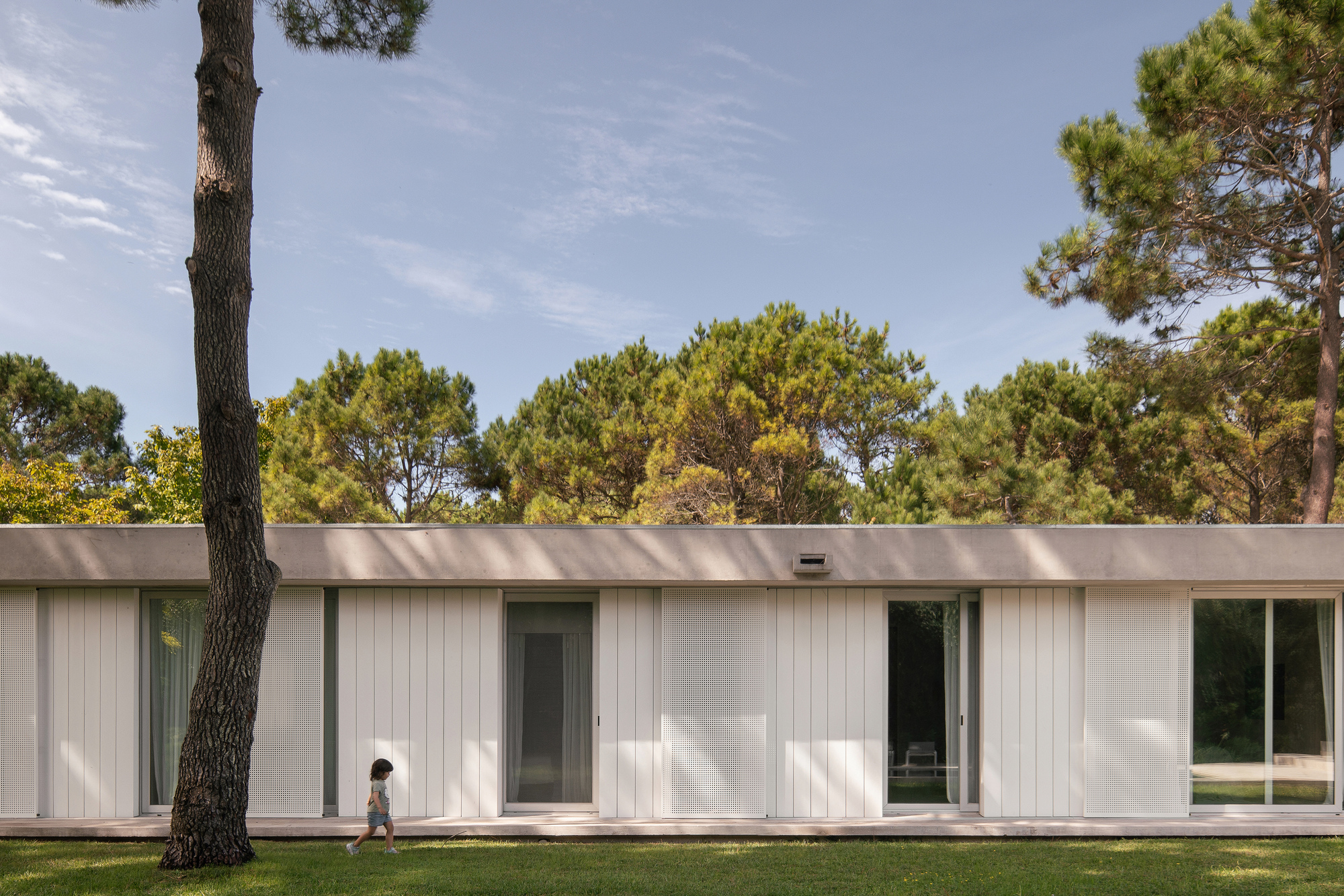 House by the Sea / Jorgelina Tortorici & Asociados