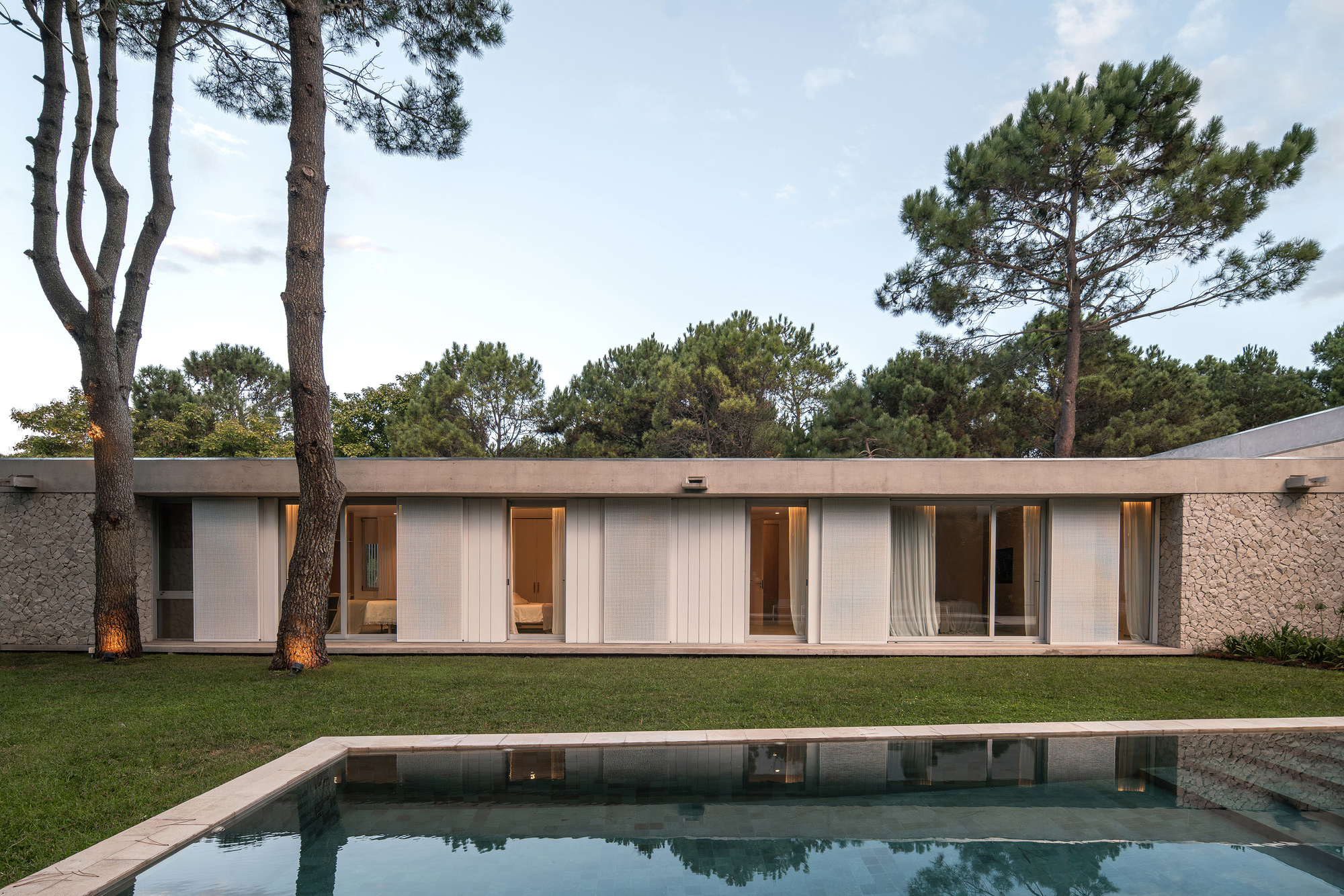 House by the Sea / Jorgelina Tortorici & Asociados