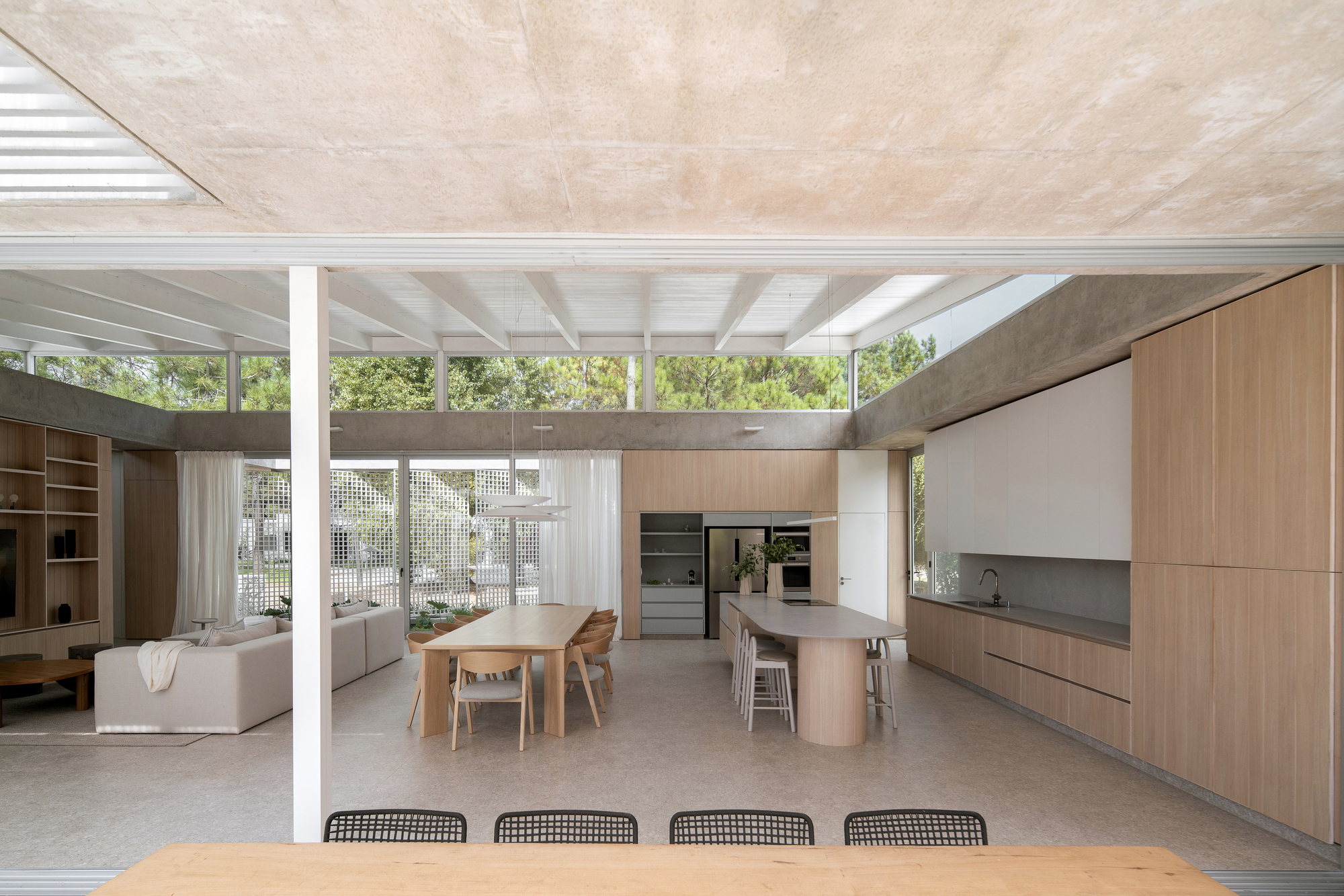 House by the Sea / Jorgelina Tortorici & Asociados
