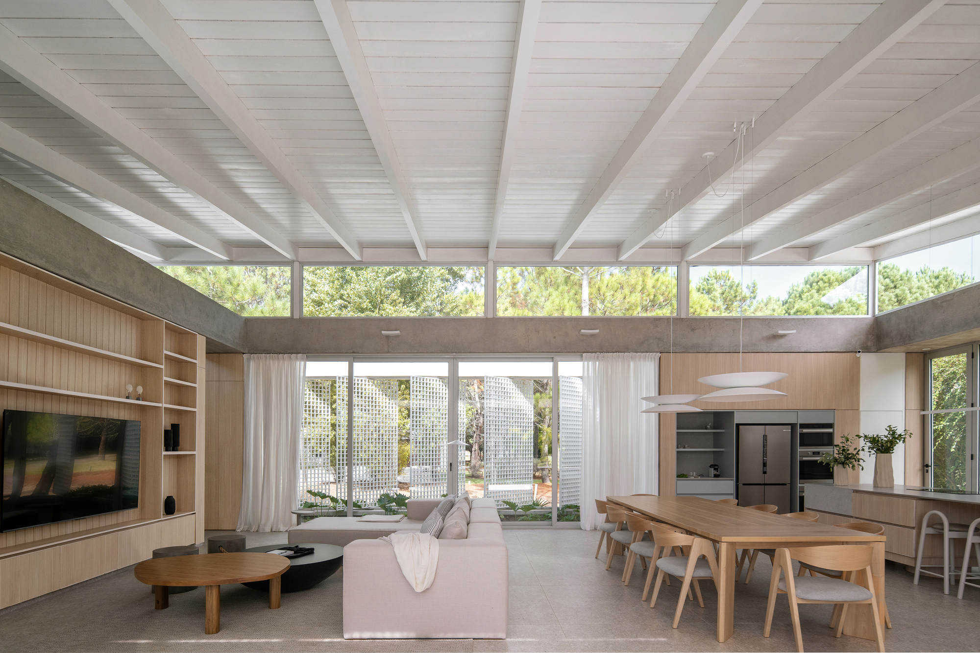 House by the Sea / Jorgelina Tortorici & Asociados