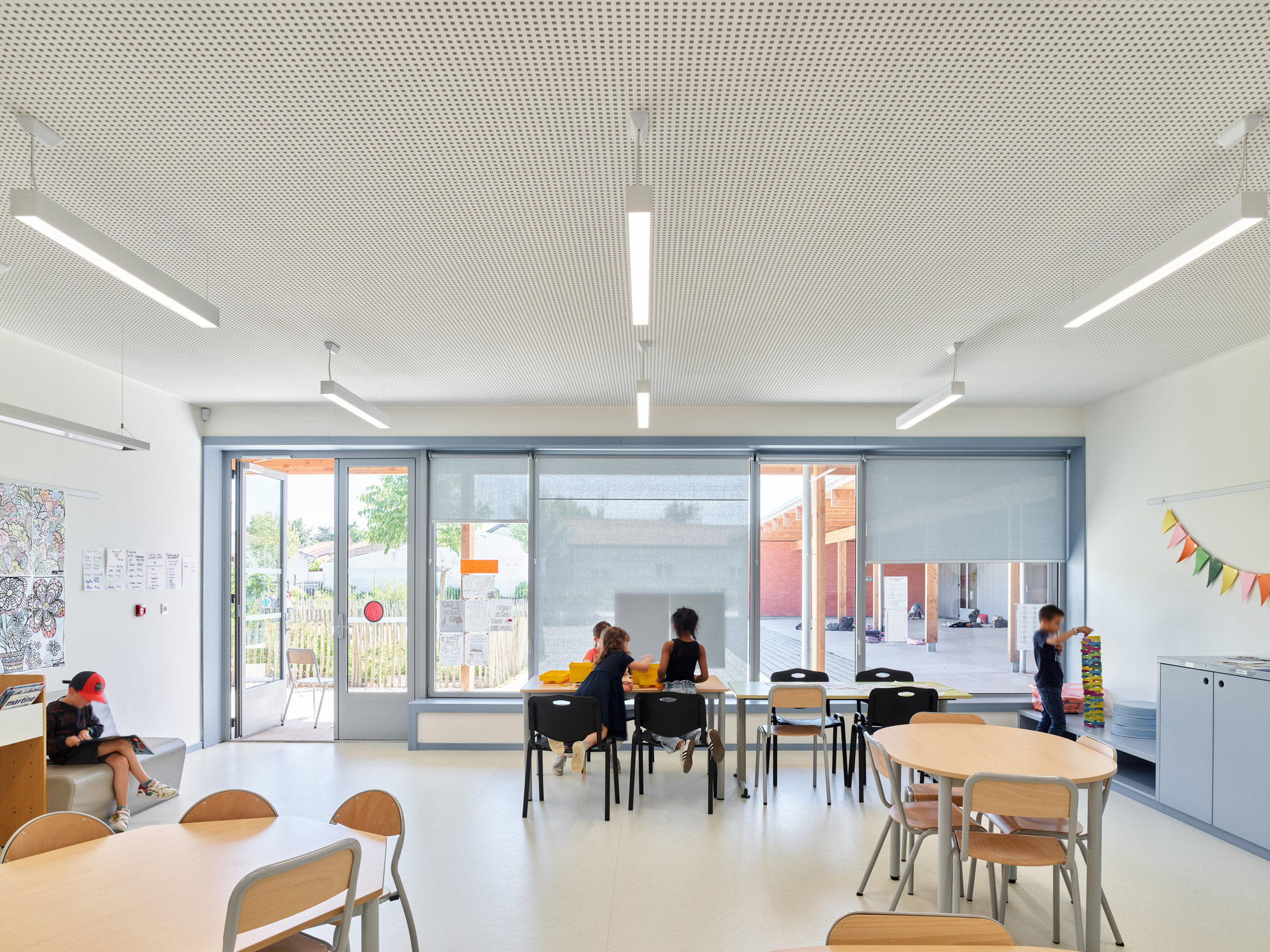 Школьный комплекс Alain Bertrand / GGR architectes