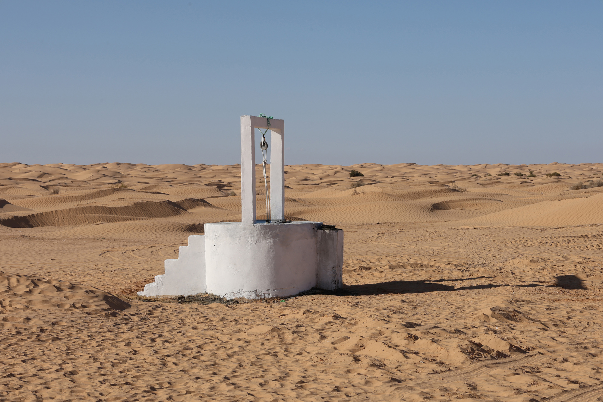Land Of Wells: восстановление традиционного колодца в дюнах Grand Erg Oriental