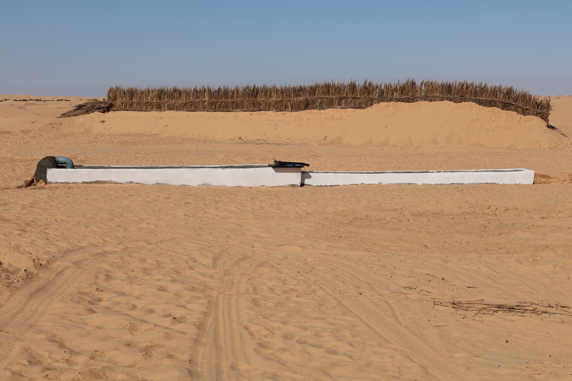 Land Of Wells: восстановление традиционного колодца в дюнах Grand Erg Oriental