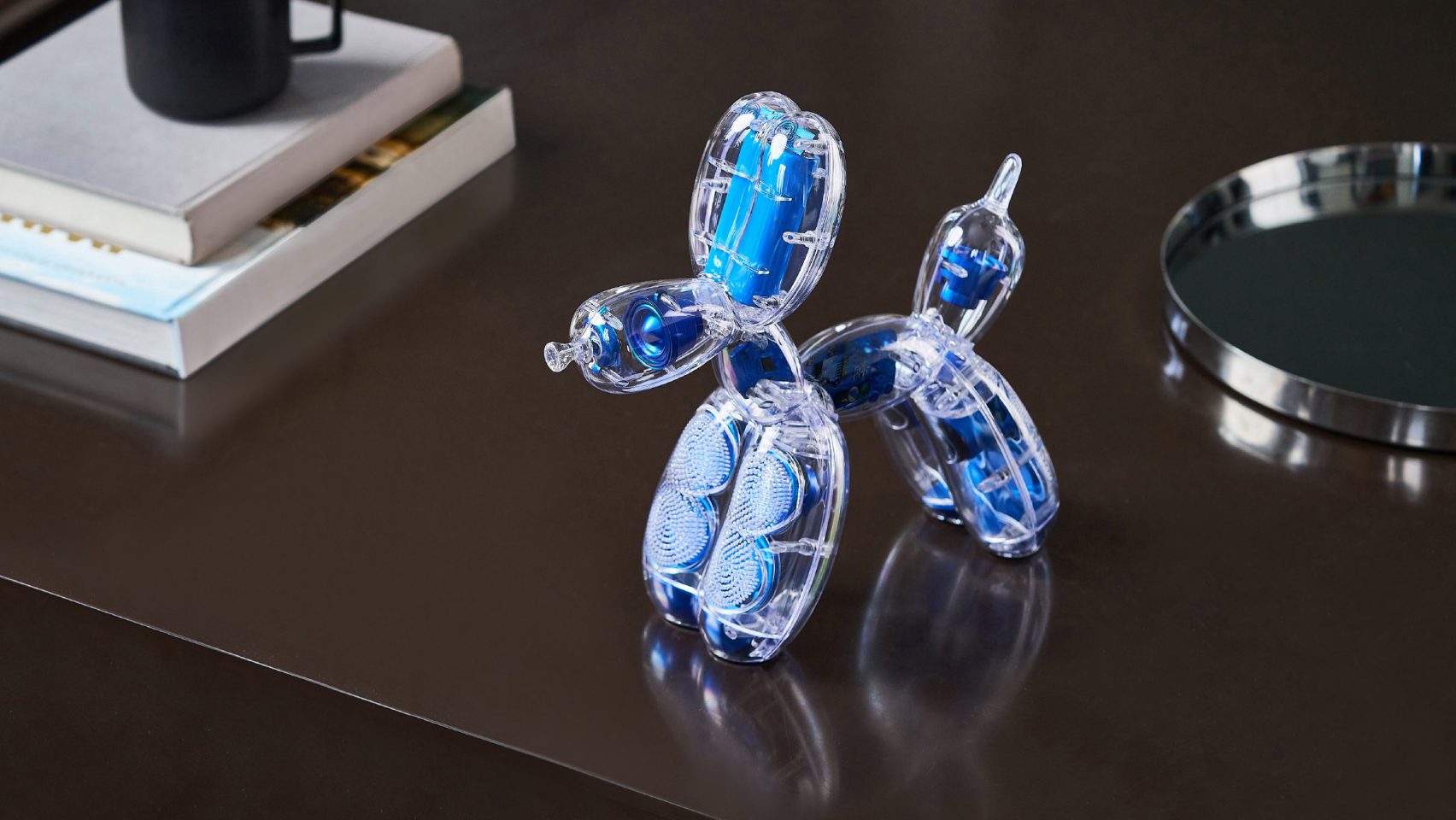 Jeff Koons и Lexon представили цветную версию Balloon Dog в виде лампы и колонки