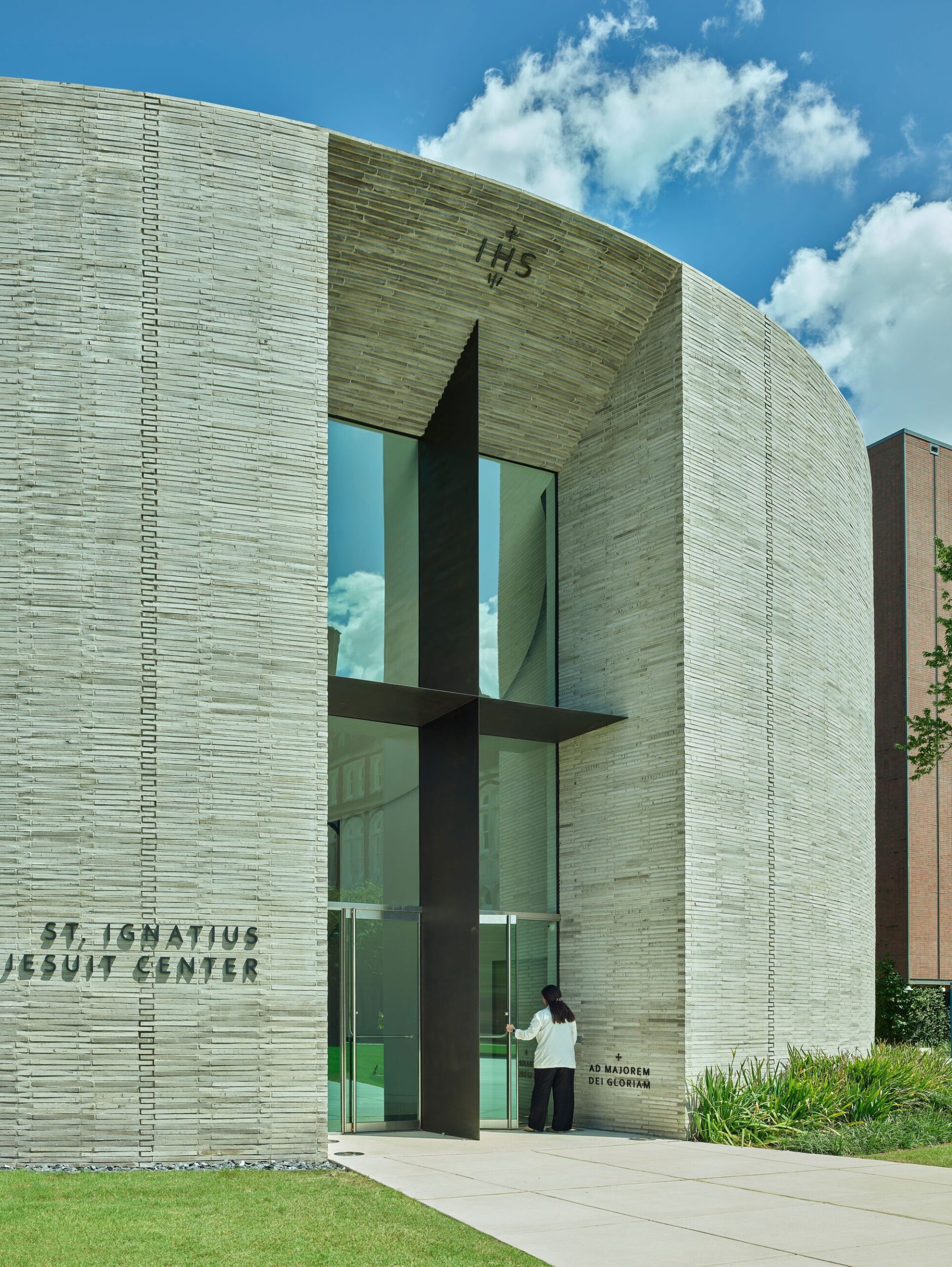 Часовня Loyola University Chapel / Trahan Architects