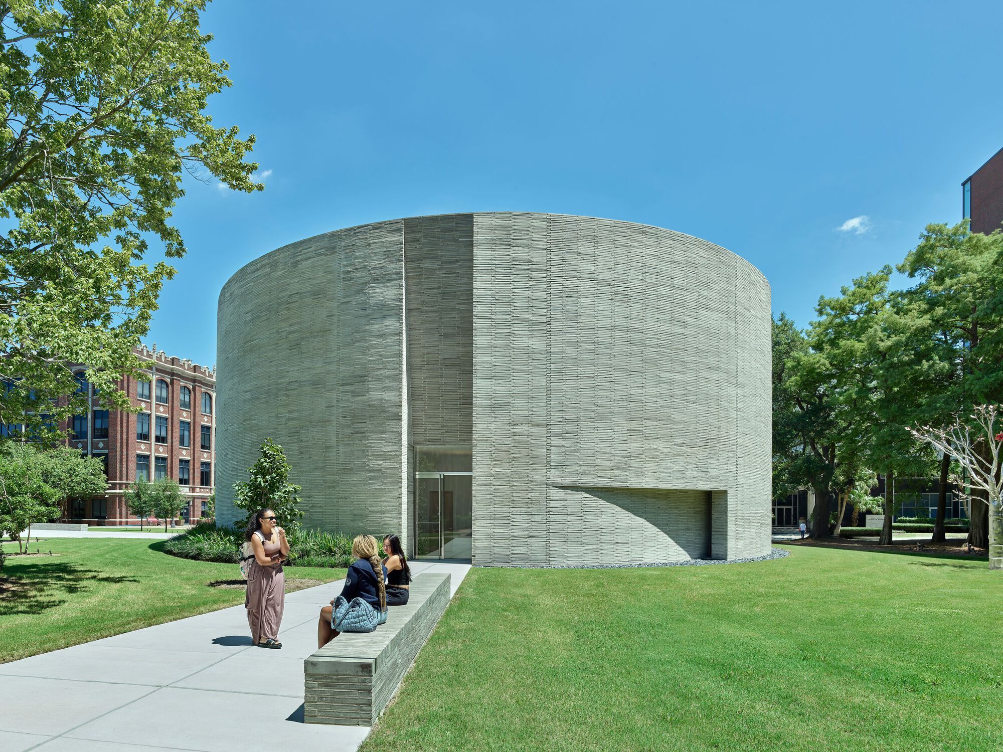 Часовня Loyola University Chapel / Trahan Architects