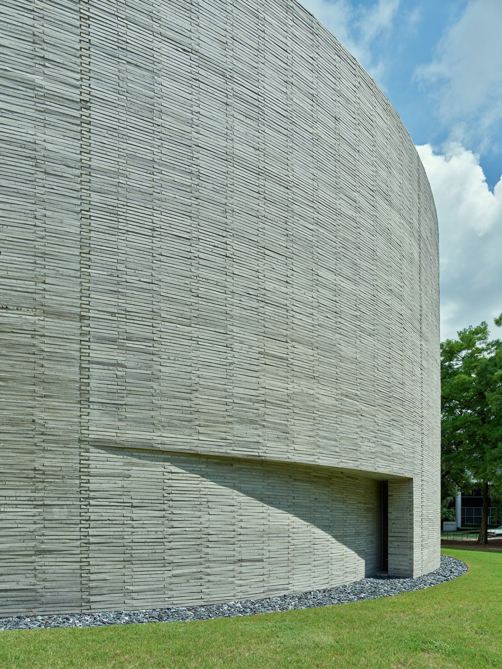 Часовня Loyola University Chapel / Trahan Architects