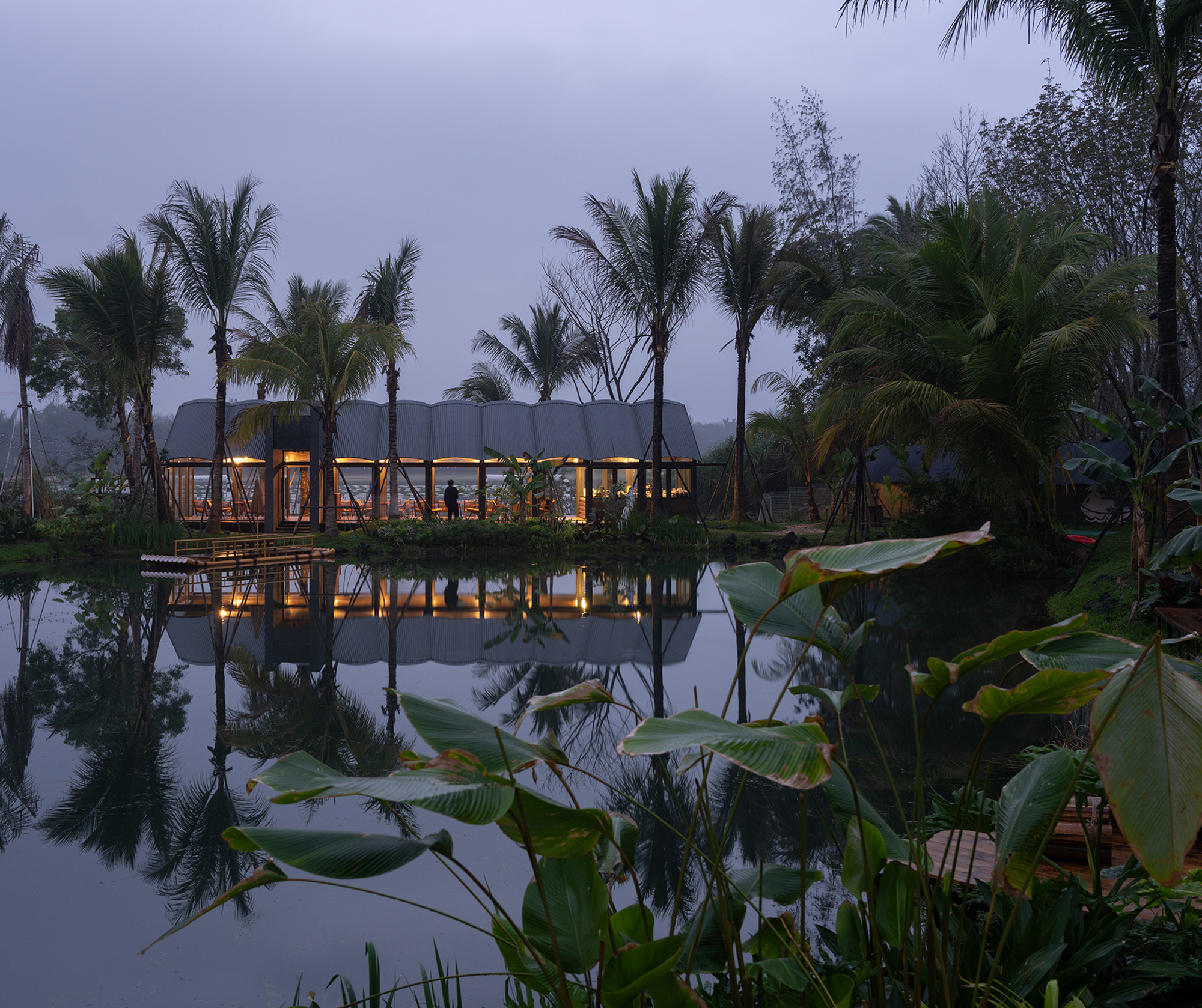 LUXEFARM Waterbird Park Pavilion / Atelier OO