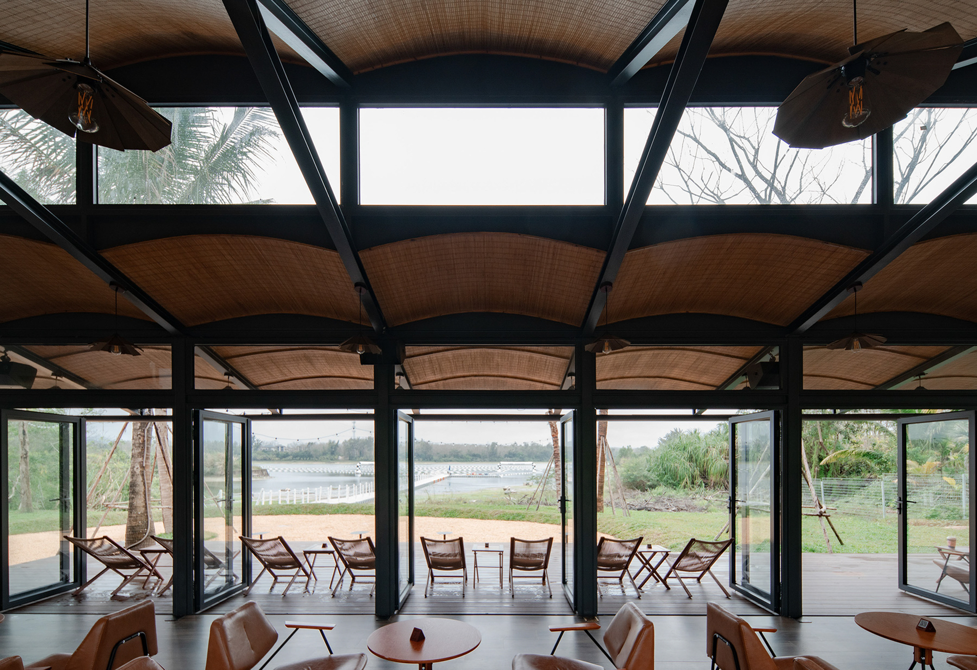 LUXEFARM Waterbird Park Pavilion / Atelier OO