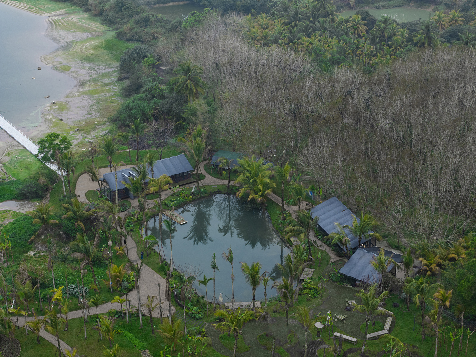LUXEFARM Waterbird Park Pavilion / Atelier OO