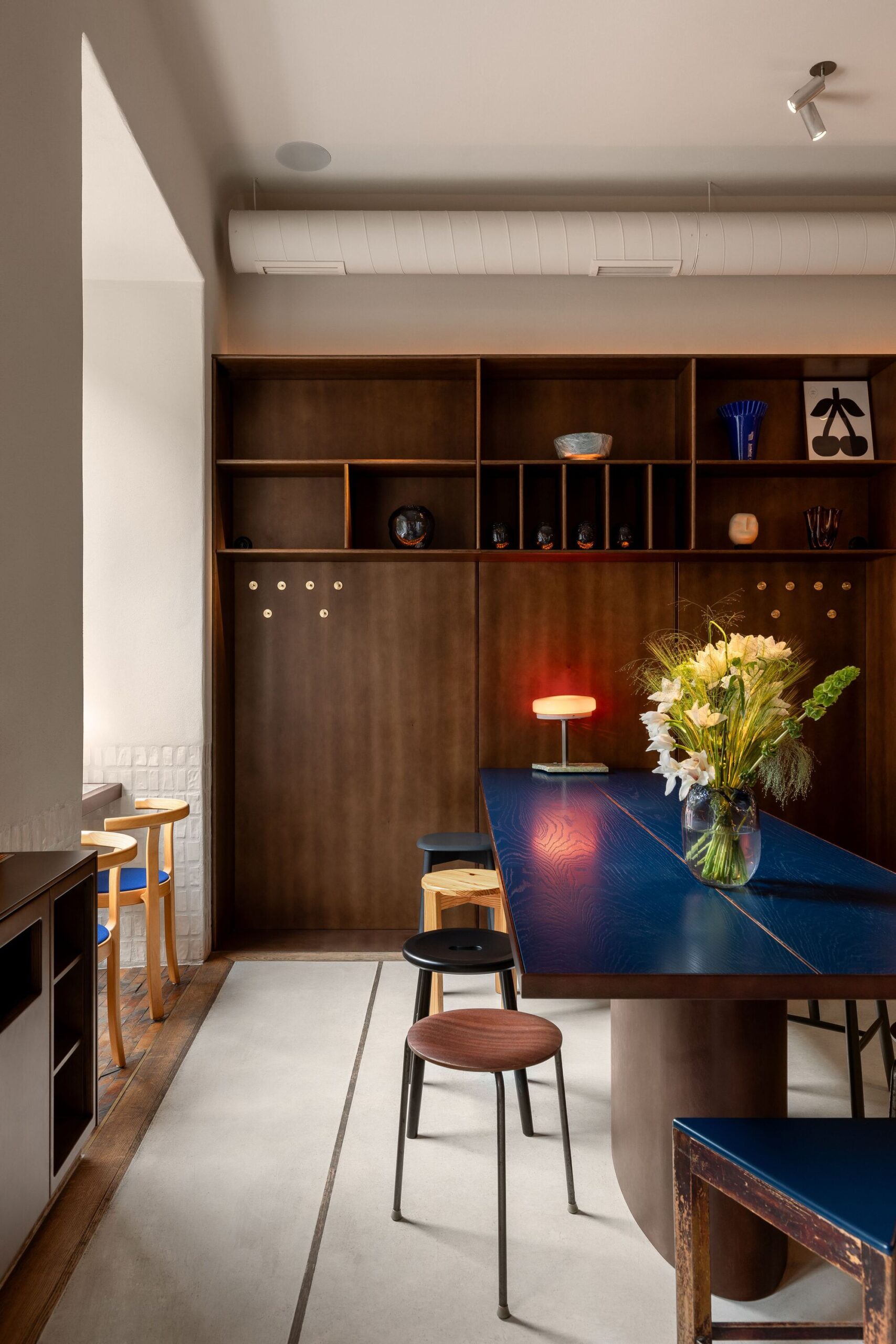 Mitte Café 2.0 / LIS design studio — интерьер кофейни во Львове