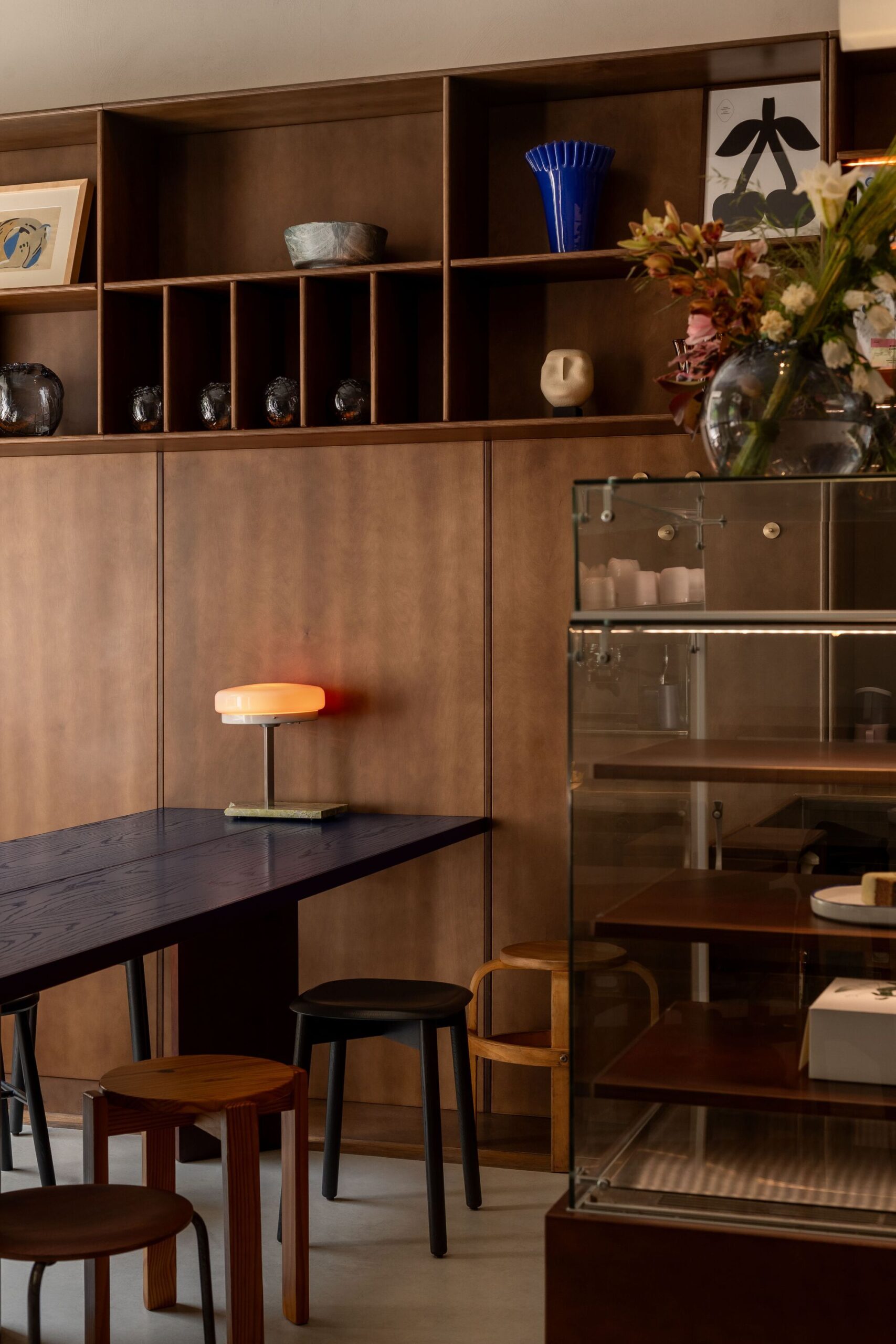 Mitte Café 2.0 / LIS design studio — интерьер кофейни во Львове