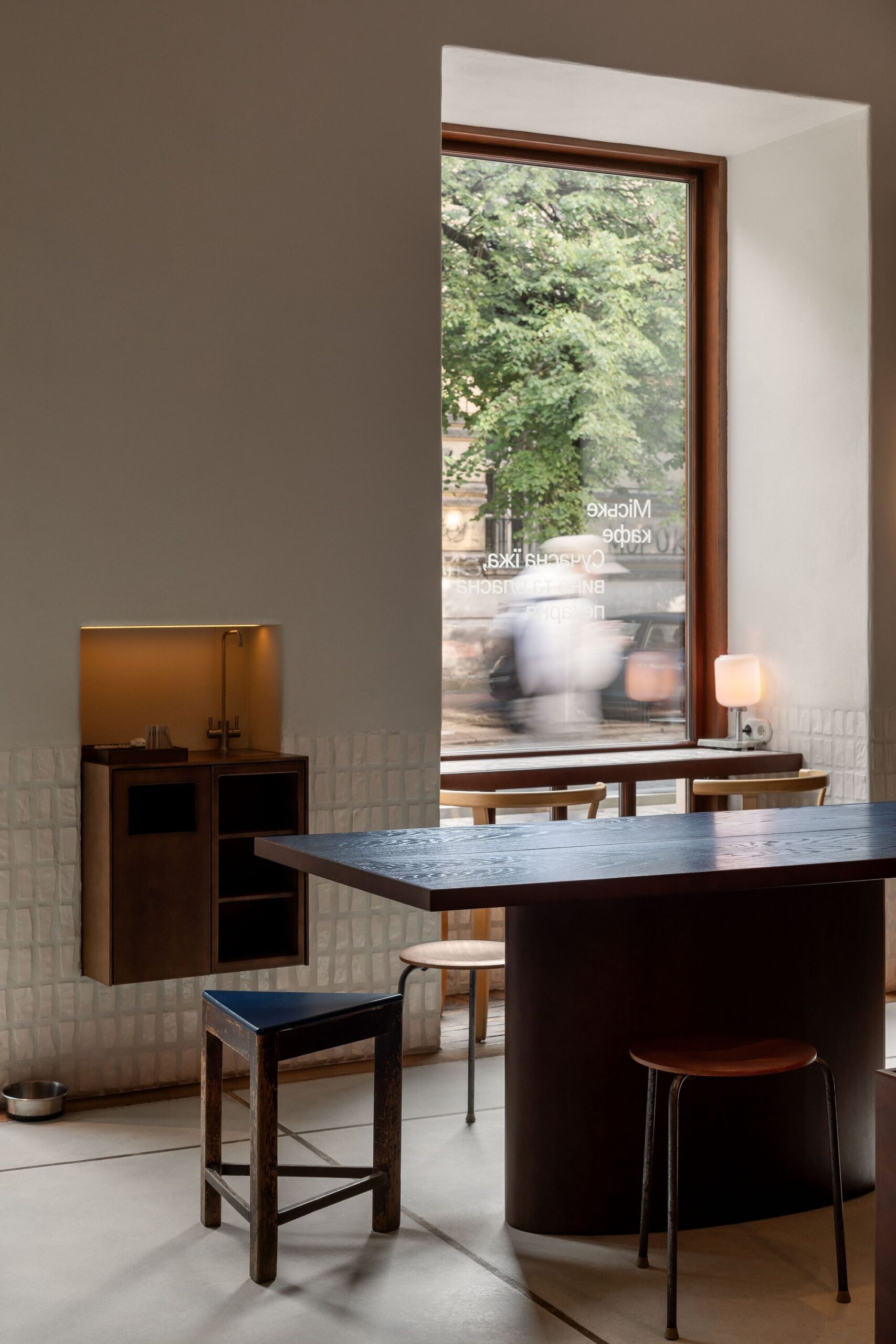Mitte Café 2.0 / LIS design studio — интерьер кофейни во Львове