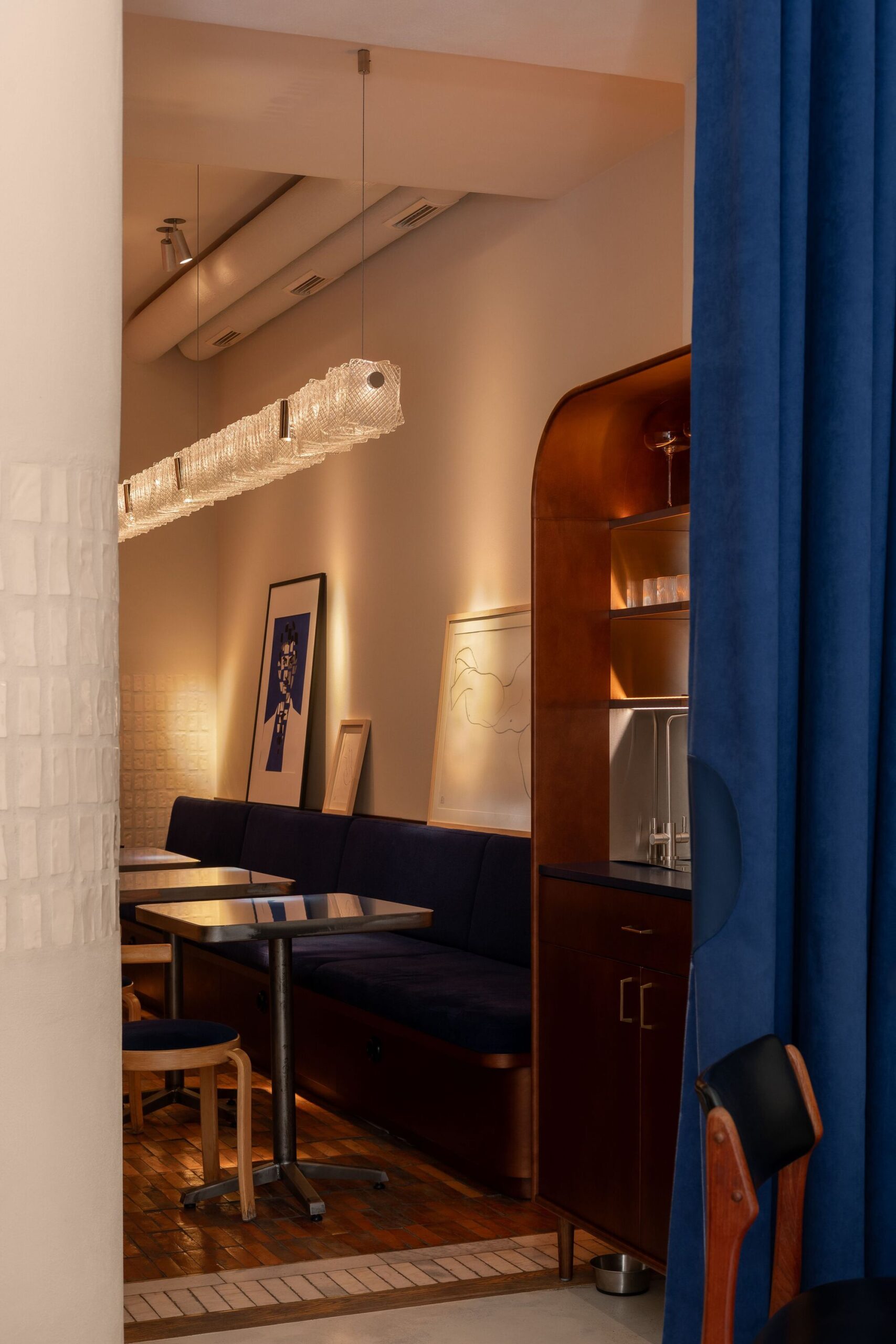 Mitte Café 2.0 / LIS design studio — интерьер кофейни во Львове