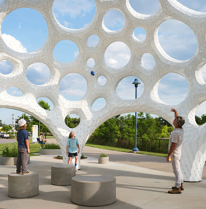 Moonrise: перфорированный алюминиевый павильон THEVERYMANY для тропы в Чаттануге