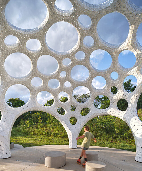 Moonrise: перфорированный алюминиевый павильон THEVERYMANY для тропы в Чаттануге