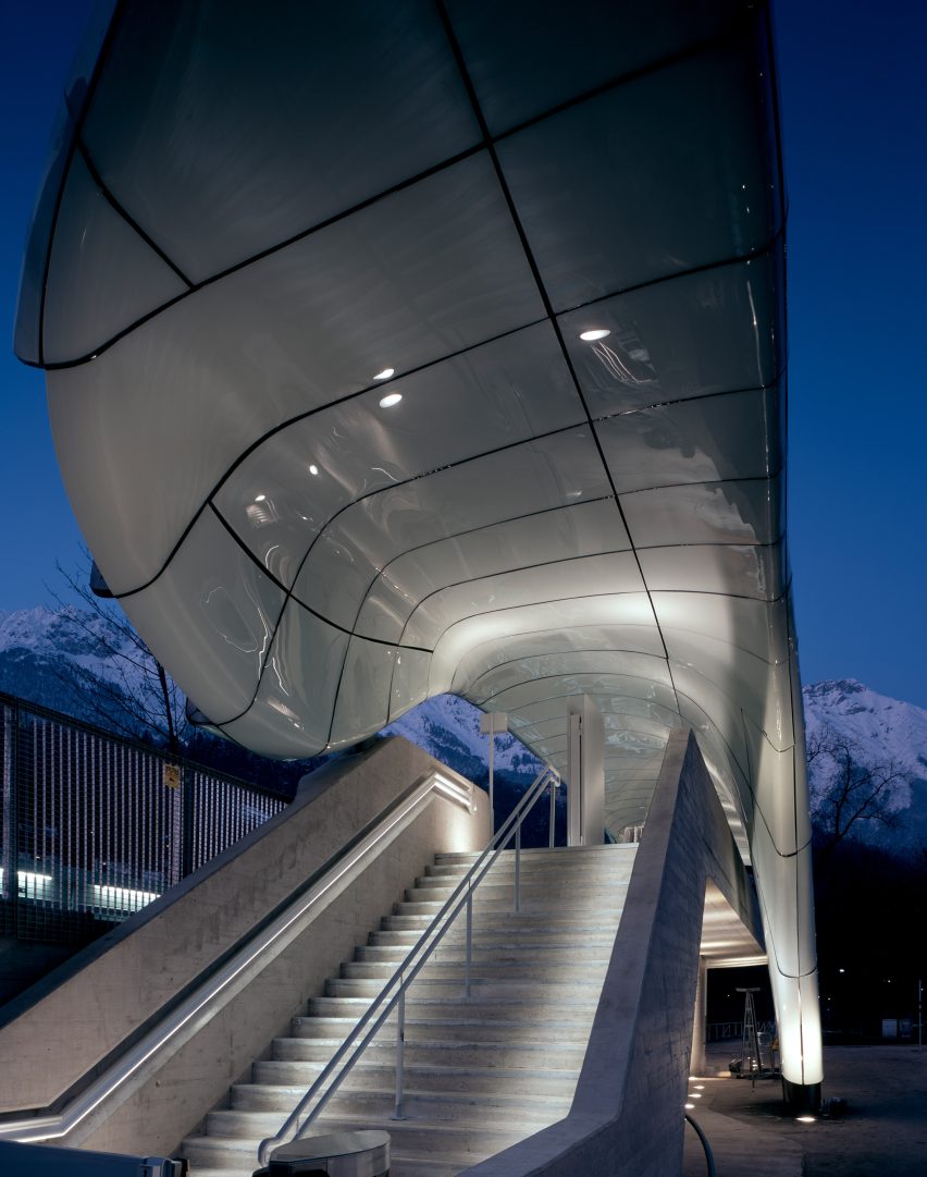 Станции Nordpark в Инсбруке: параметрические «ледяные образования» Zaha Hadid