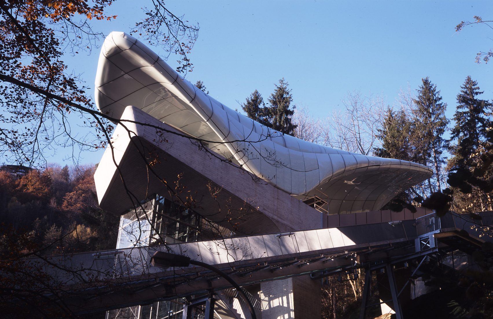 Станции Nordpark в Инсбруке: параметрические «ледяные образования» Zaha Hadid