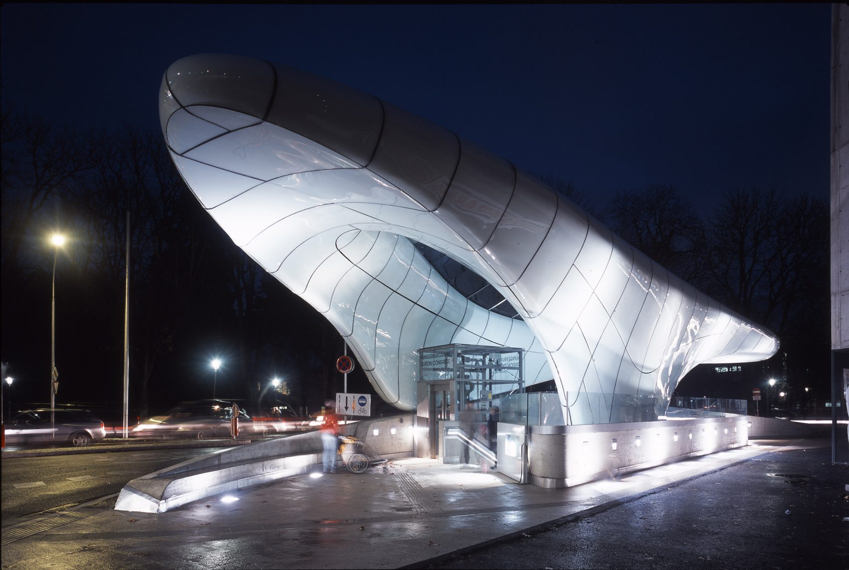 Станции Nordpark в Инсбруке: параметрические «ледяные образования» Zaha Hadid