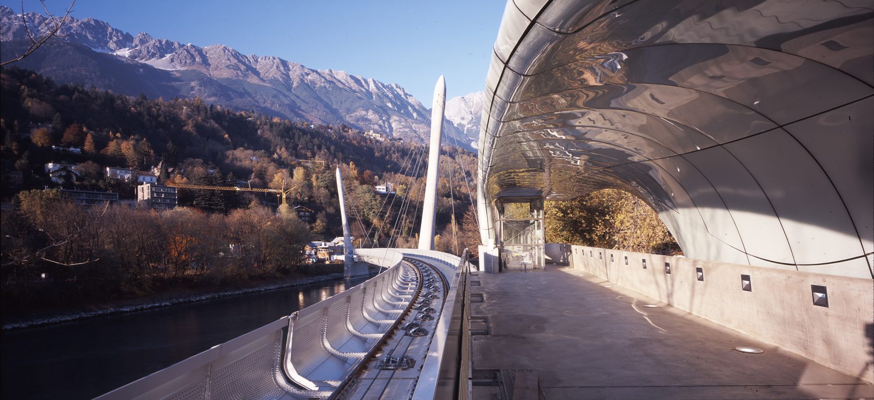 Станции Nordpark в Инсбруке: параметрические «ледяные образования» Zaha Hadid
