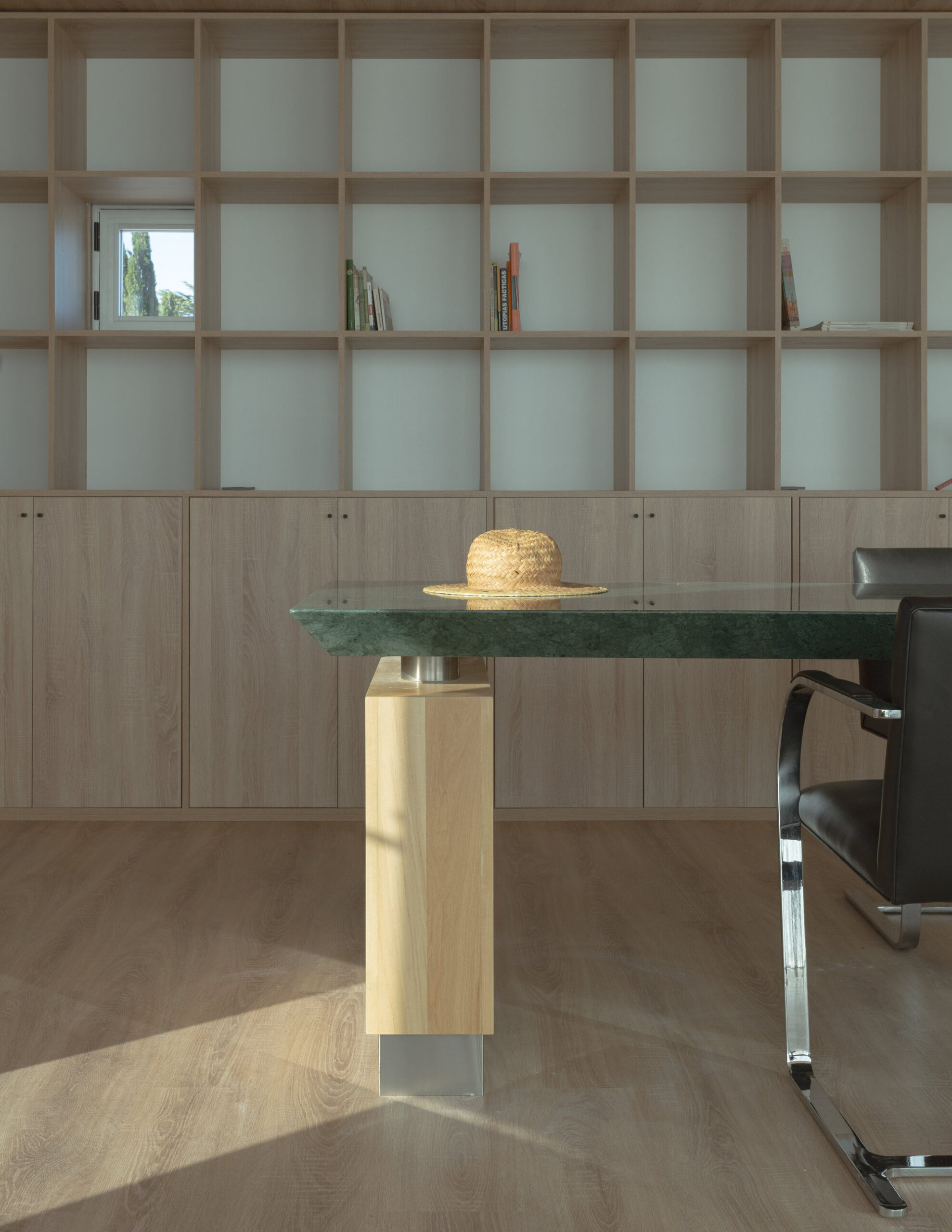 Офис над старым винным бассейном / Modulito Estudio + atelier industrial