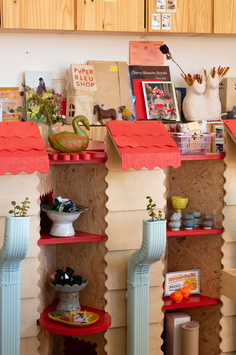 OPEN HOUSE: модульная деревянная стойка для Pyperbleu Collective в Бруклине