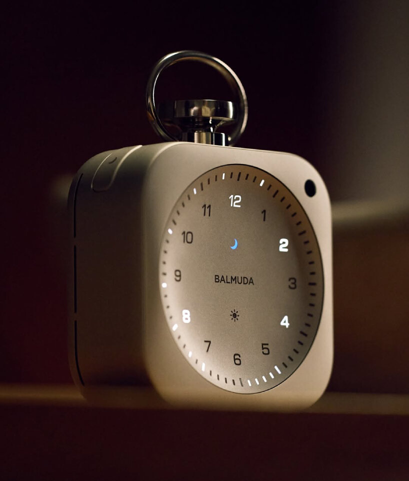 Balmuda представила часы The Clock в форме карманных часов
