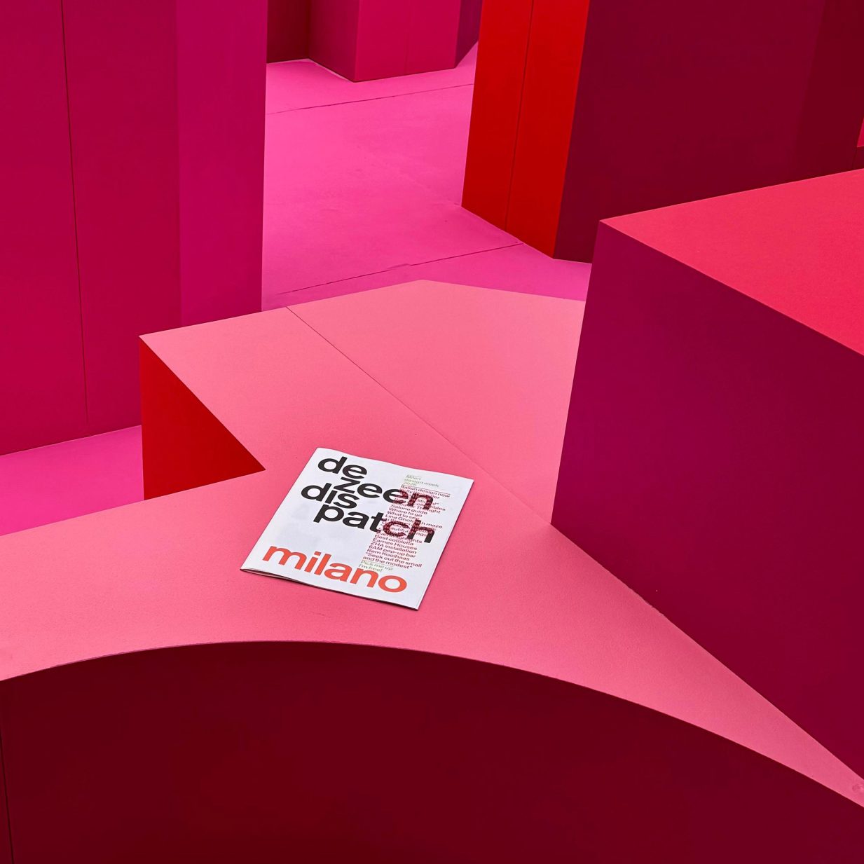 Dezeen вошёл в шорт-листы девяти отраслевых премий