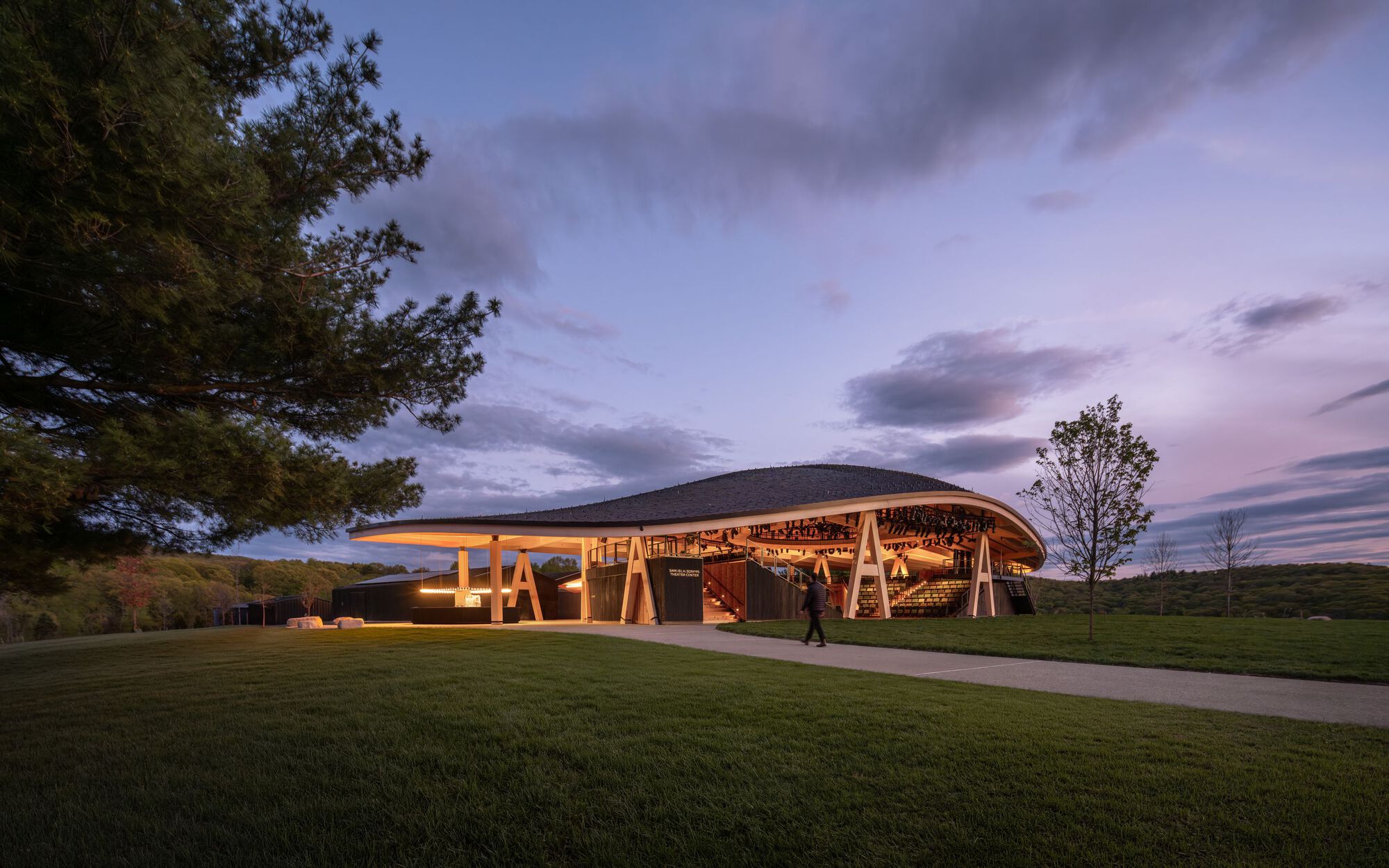 Samuel H. Scripps Theater Center / Studio Gang