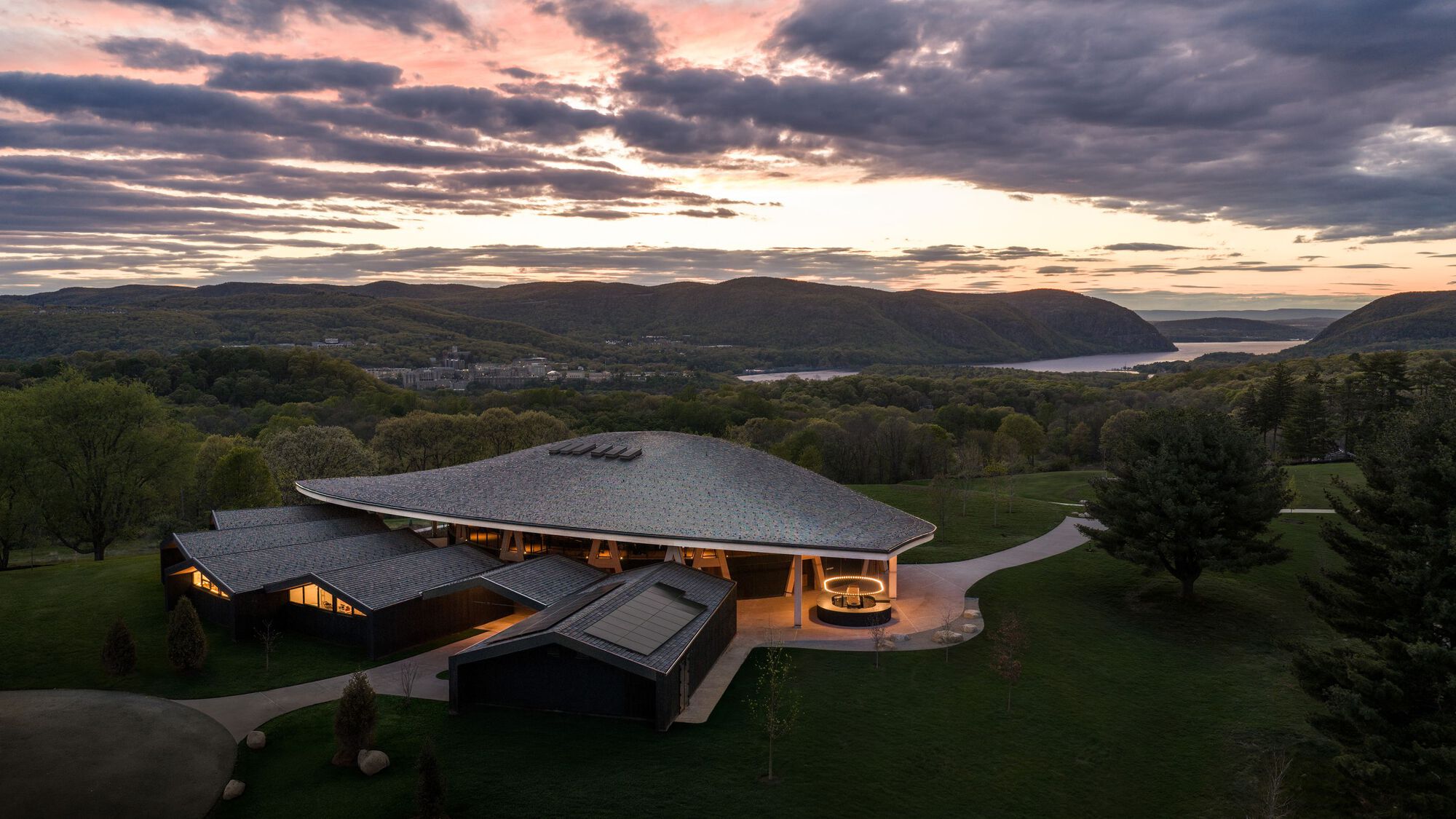 Samuel H. Scripps Theater Center / Studio Gang