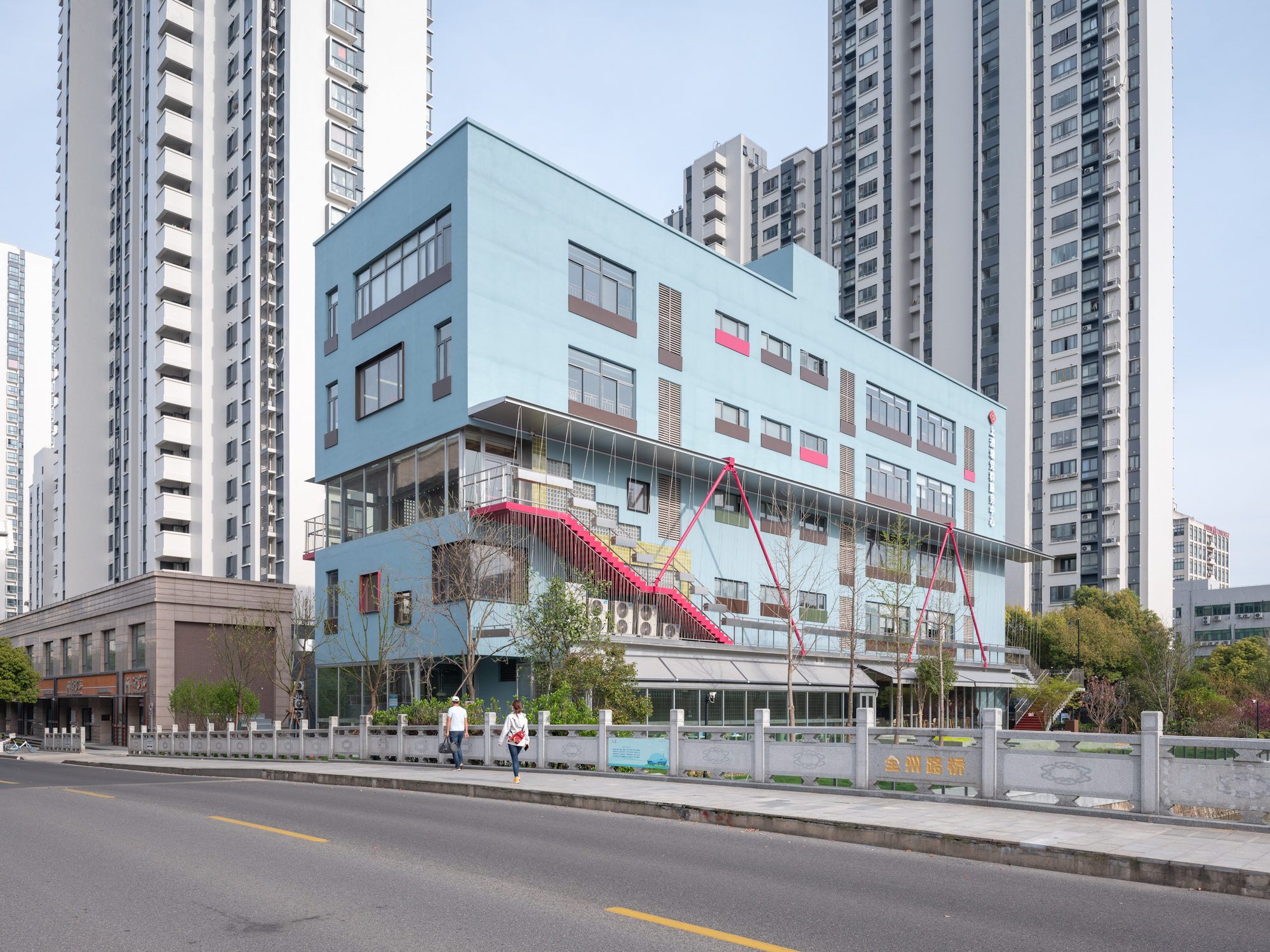 Shang'Ao Canal Social Service Center / Atelier Liu Yuyang Architects