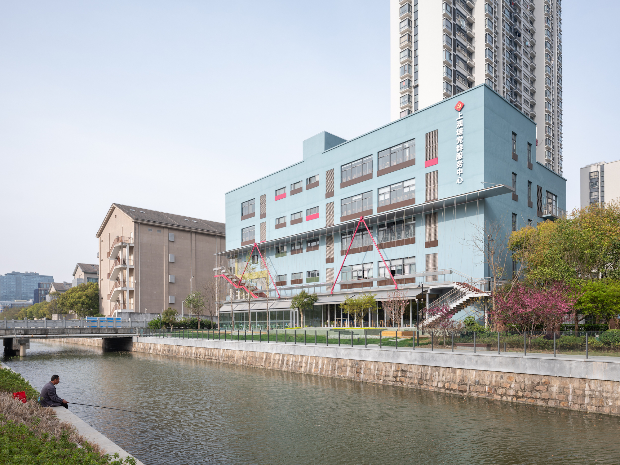 Shang'Ao Canal Social Service Center / Atelier Liu Yuyang Architects