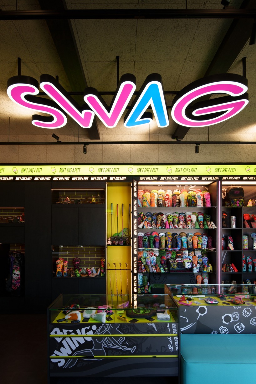 Флагманский магазин SWAG Golf в Бангкоке: монохром, неон и архитектурный язык бренда