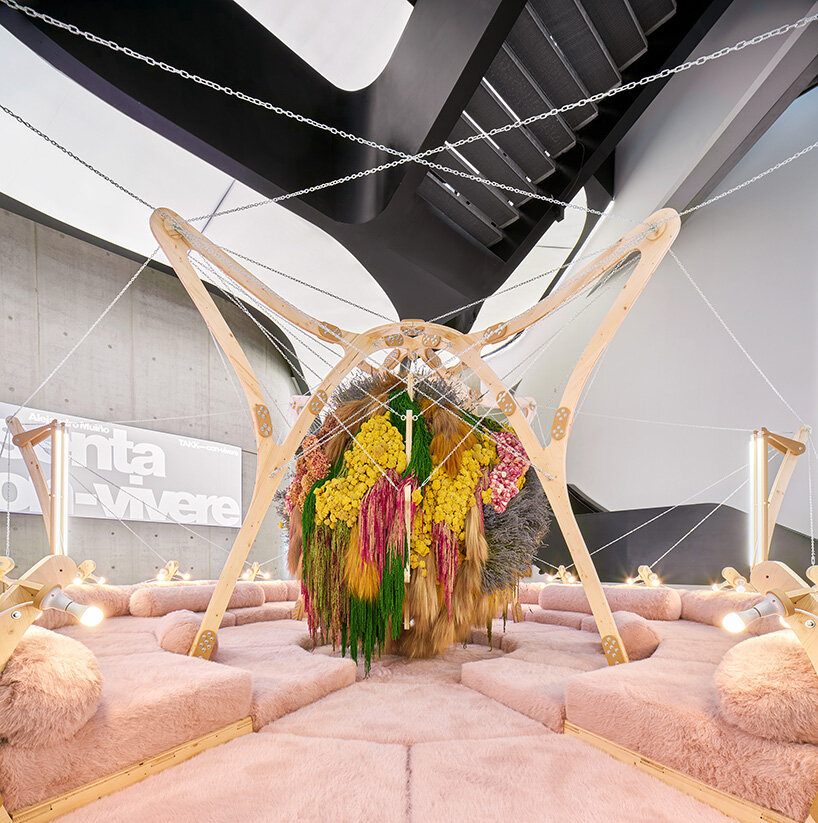 TAKK превращает вход MAXXI в Риме в ландшафт сосуществования