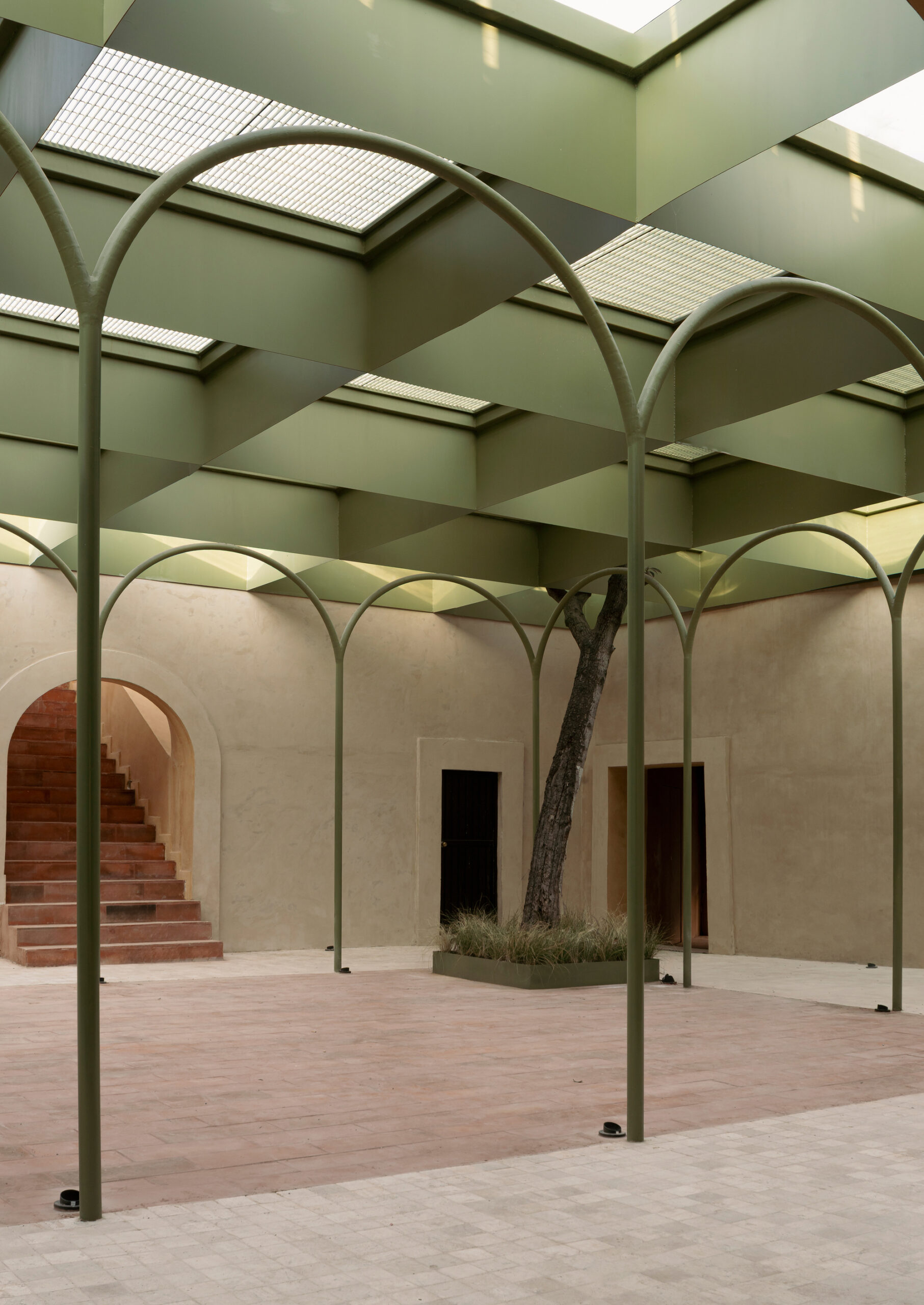 Торговый центр JGG I / OMAC Arquitectos
