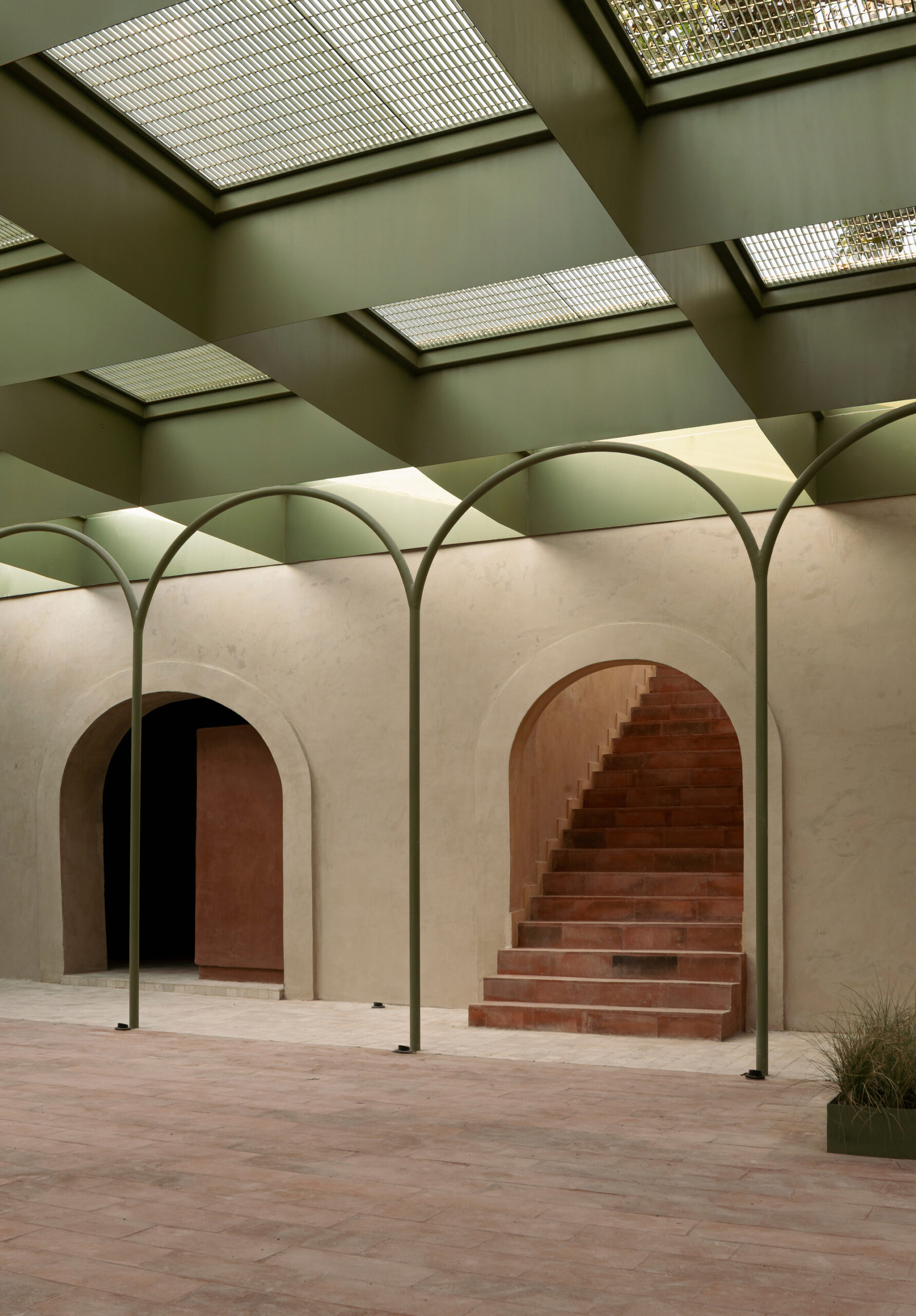 Торговый центр JGG I / OMAC Arquitectos