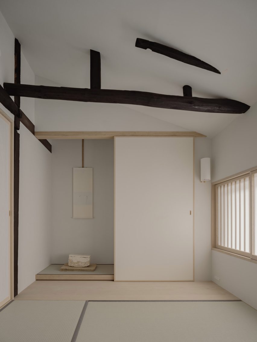 Keiji Ashizawa Design обновила 120-летний киотский machiya под арендуемый дом Toune