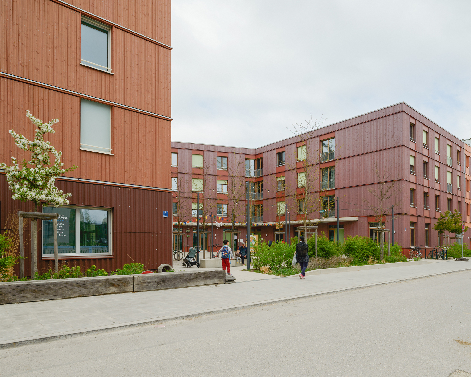 Ute-Strittmatter-Strasse — коллективное жильё в Freiham / 03 Arch. + ENEFF Architekten + Illiz Architektur + Westner Schührer Zöhrer