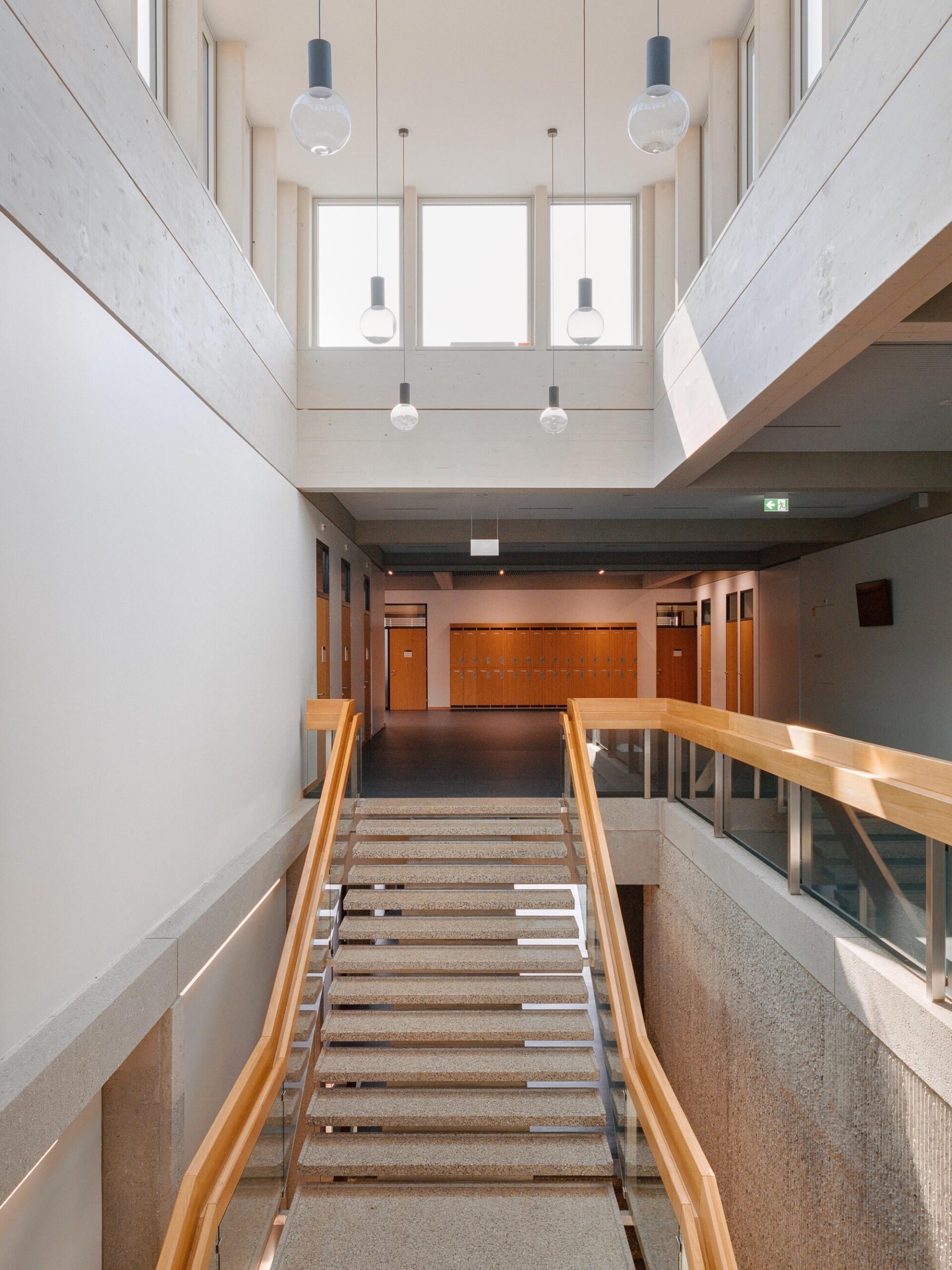 Вертикальное расширение и обновление Collège Rousseau / Burckhardt