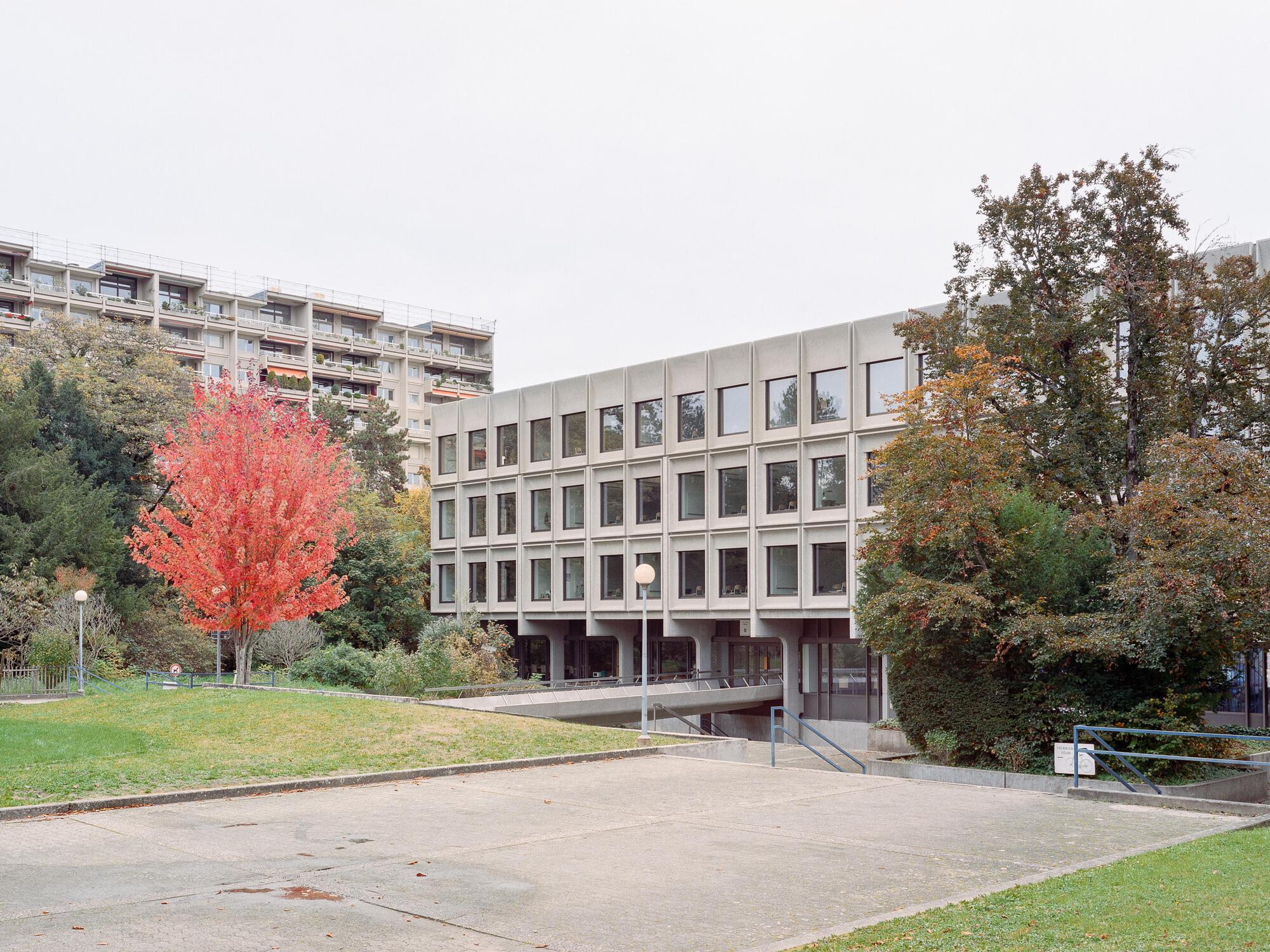 Вертикальное расширение и обновление Collège Rousseau / Burckhardt