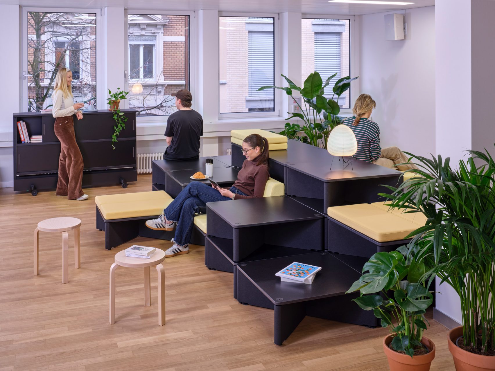Vitra представила систему Reset, которая переосмысливает гибкость рабочих пространств