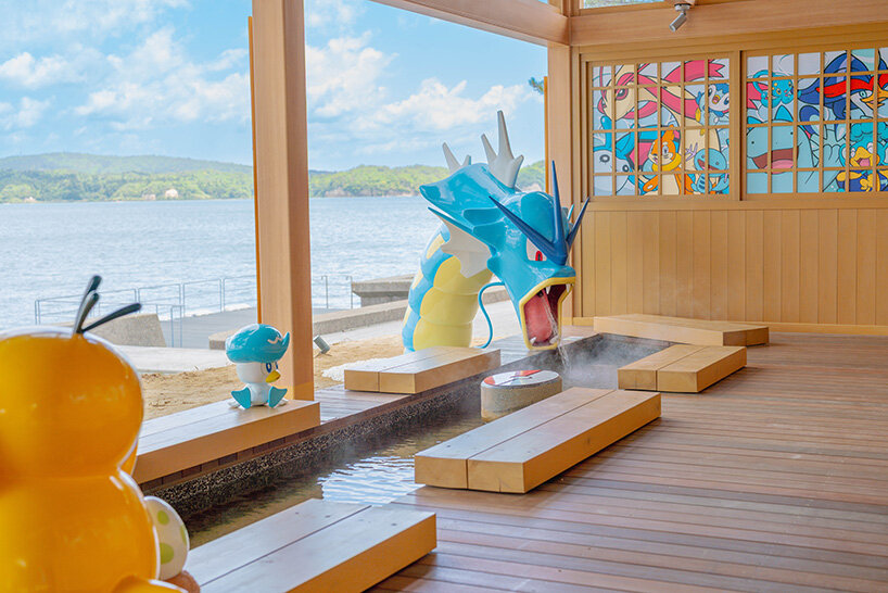 В Японии обновили прибрежную купальню с персонажами Pokémon водного типа